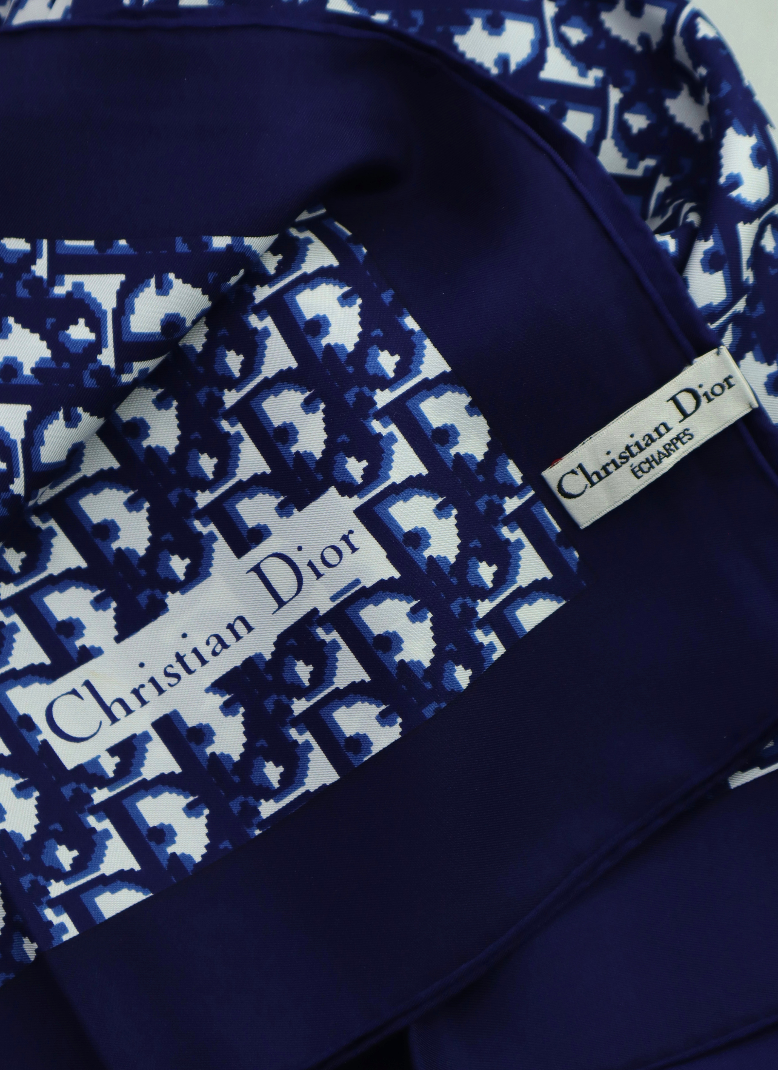 Christian Dior- jedwabna apaszka w monogram Dior