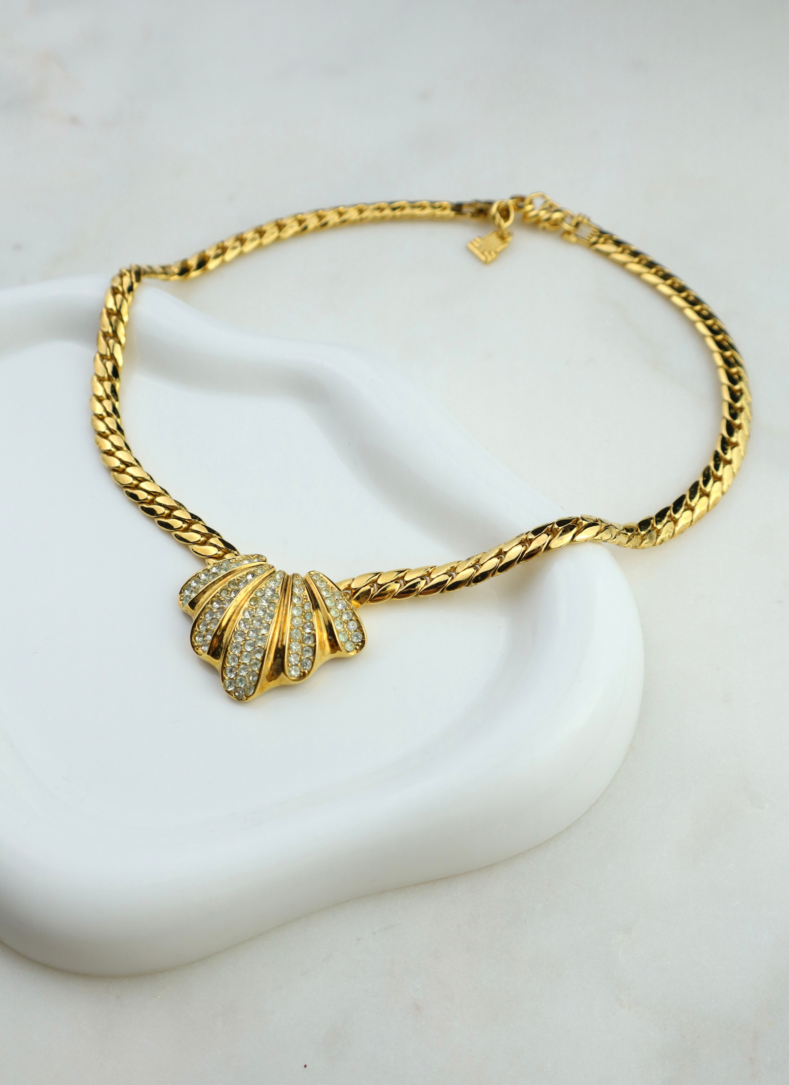 Lanvin - okazały naszyjnik z muszlą