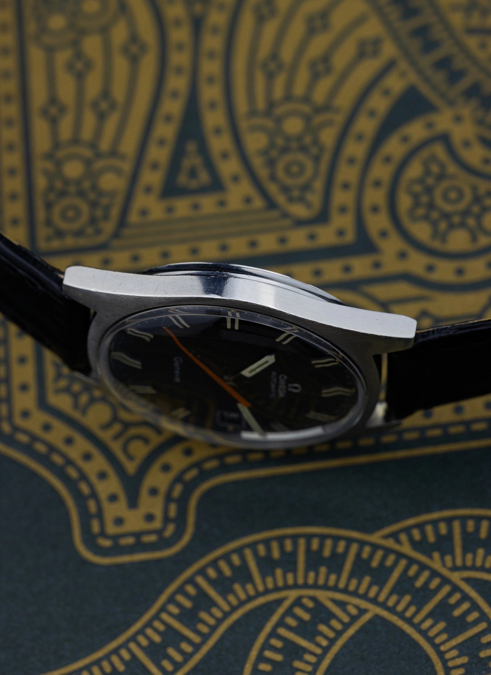 1968 Omega Geneve Black Dial 166.041 cal. 565 Serviced