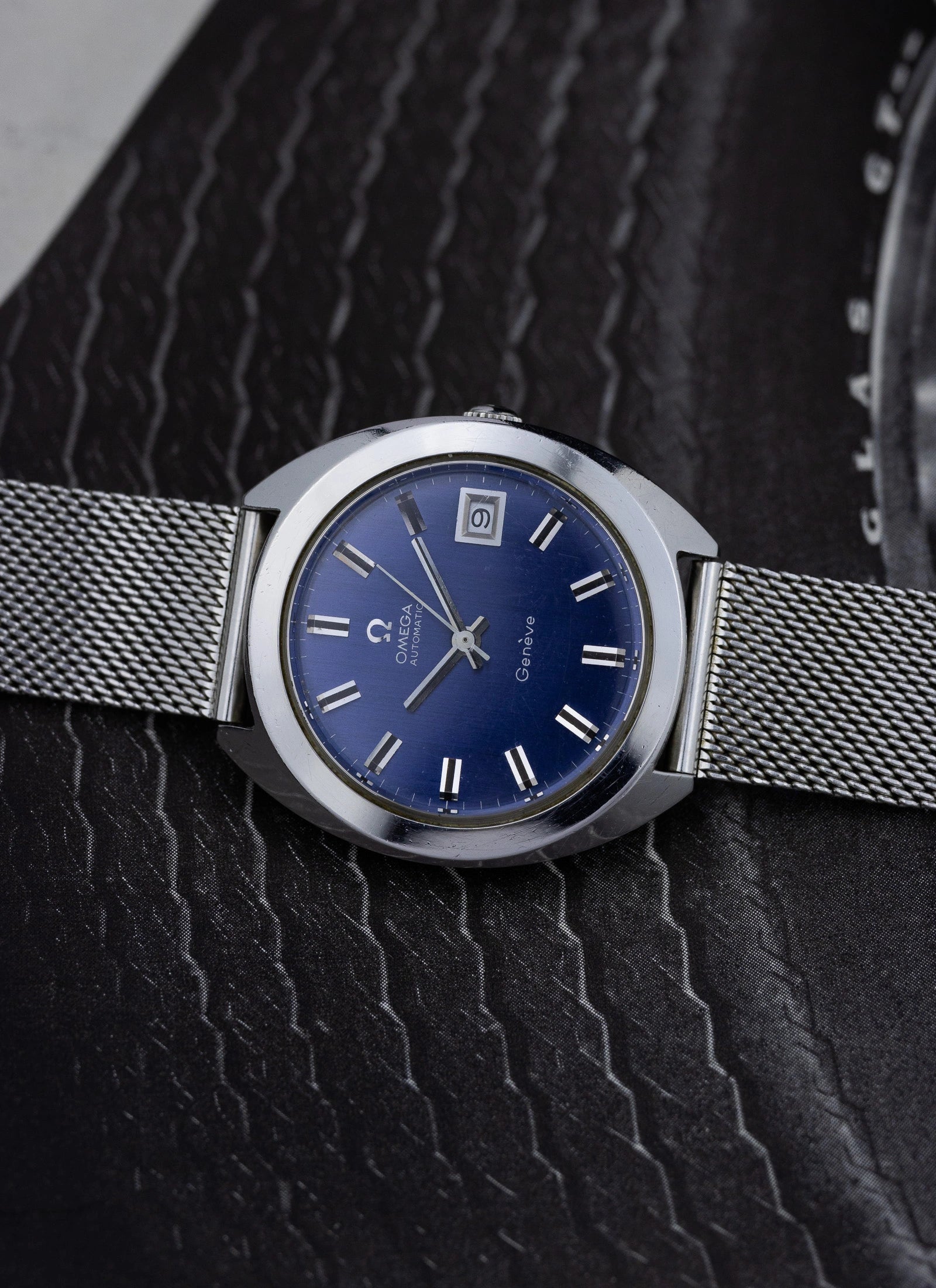 1970s Omega Geneve Navy Dial 166.721 cal. 565