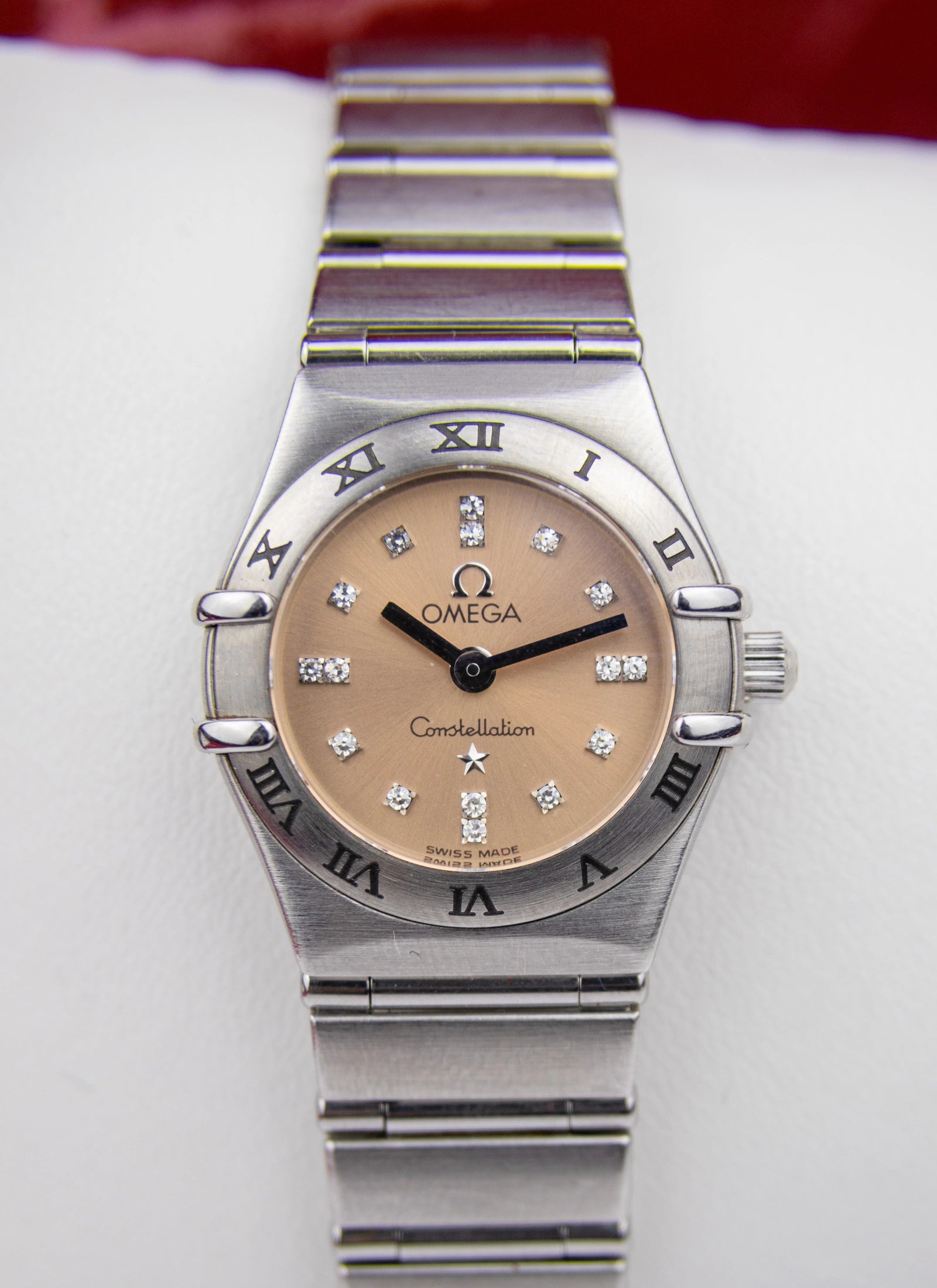 1998 Omega Constellation 1564.66 Cindy Crawford My Choice Limited Edition Salmon Diamond Dial