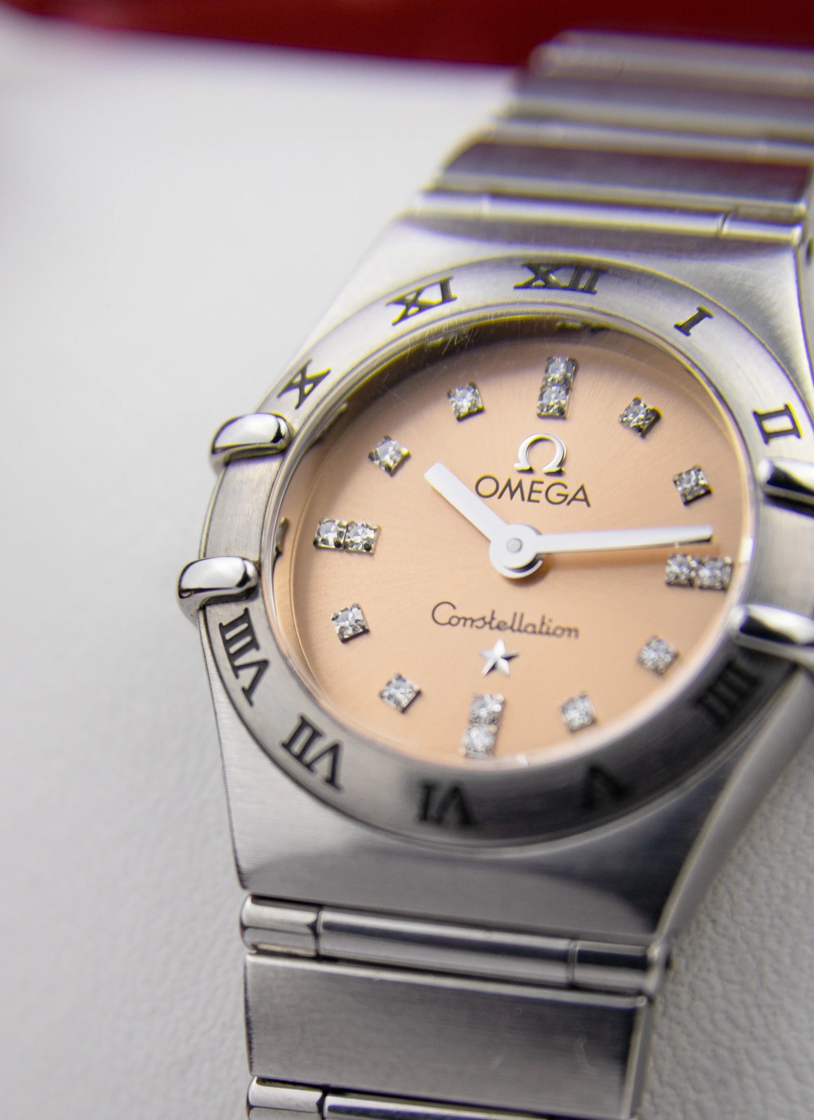 1998 Omega Constellation 1564.66 Cindy Crawford My Choice Limited Edition Salmon Diamond Dial