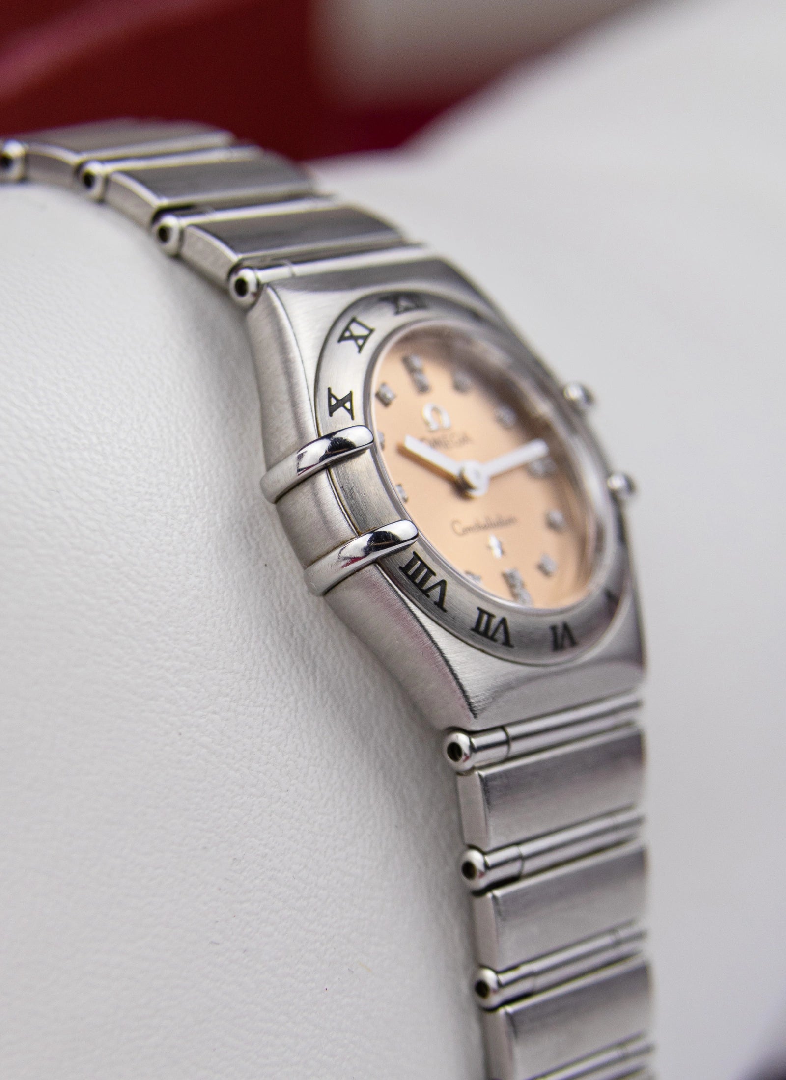 1998 Omega Constellation 1564.66 Cindy Crawford My Choice Limited Edition Salmon Diamond Dial