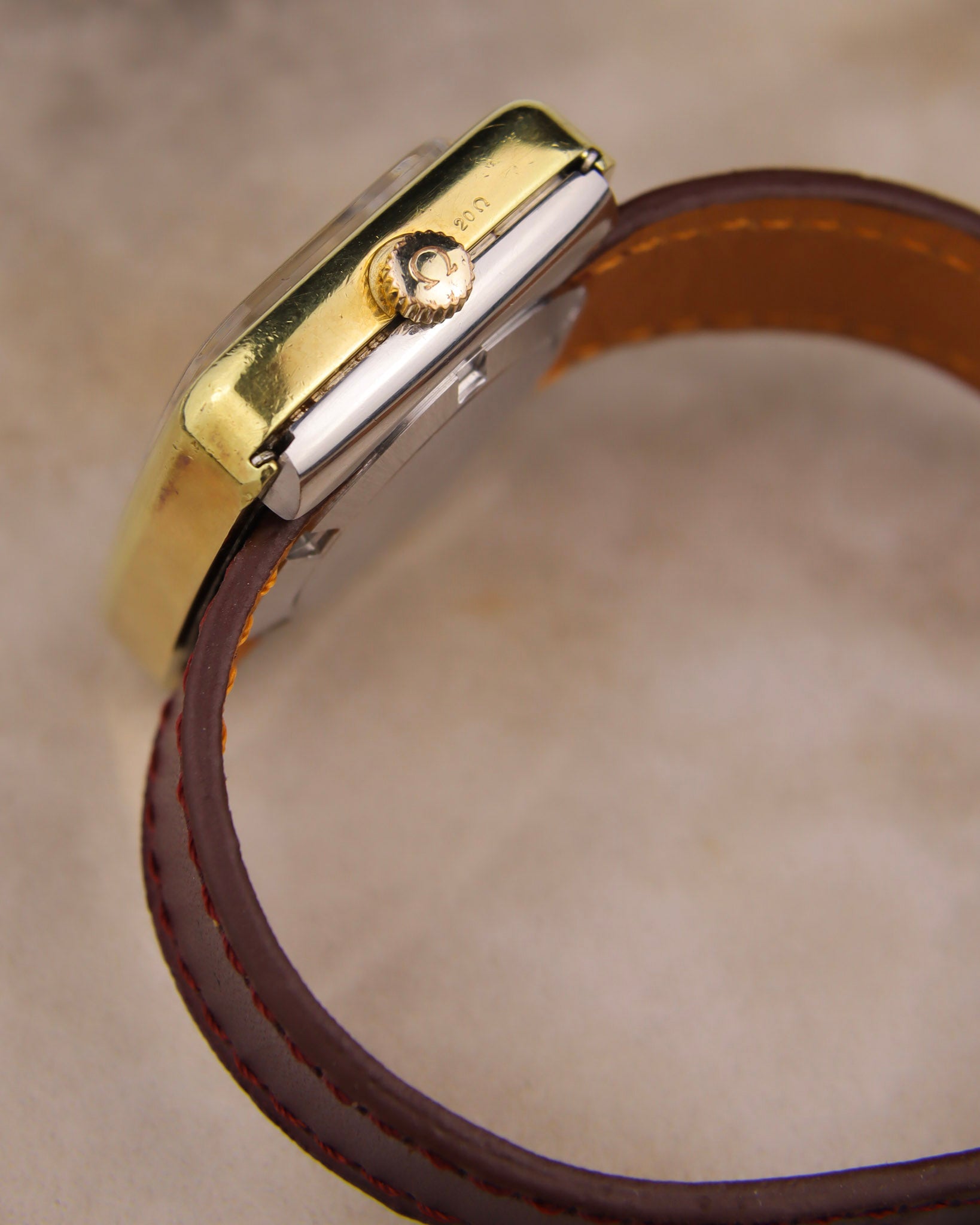 1973 Lady Omega Geneve Dynamic Burgundy 566.072 cal. 684