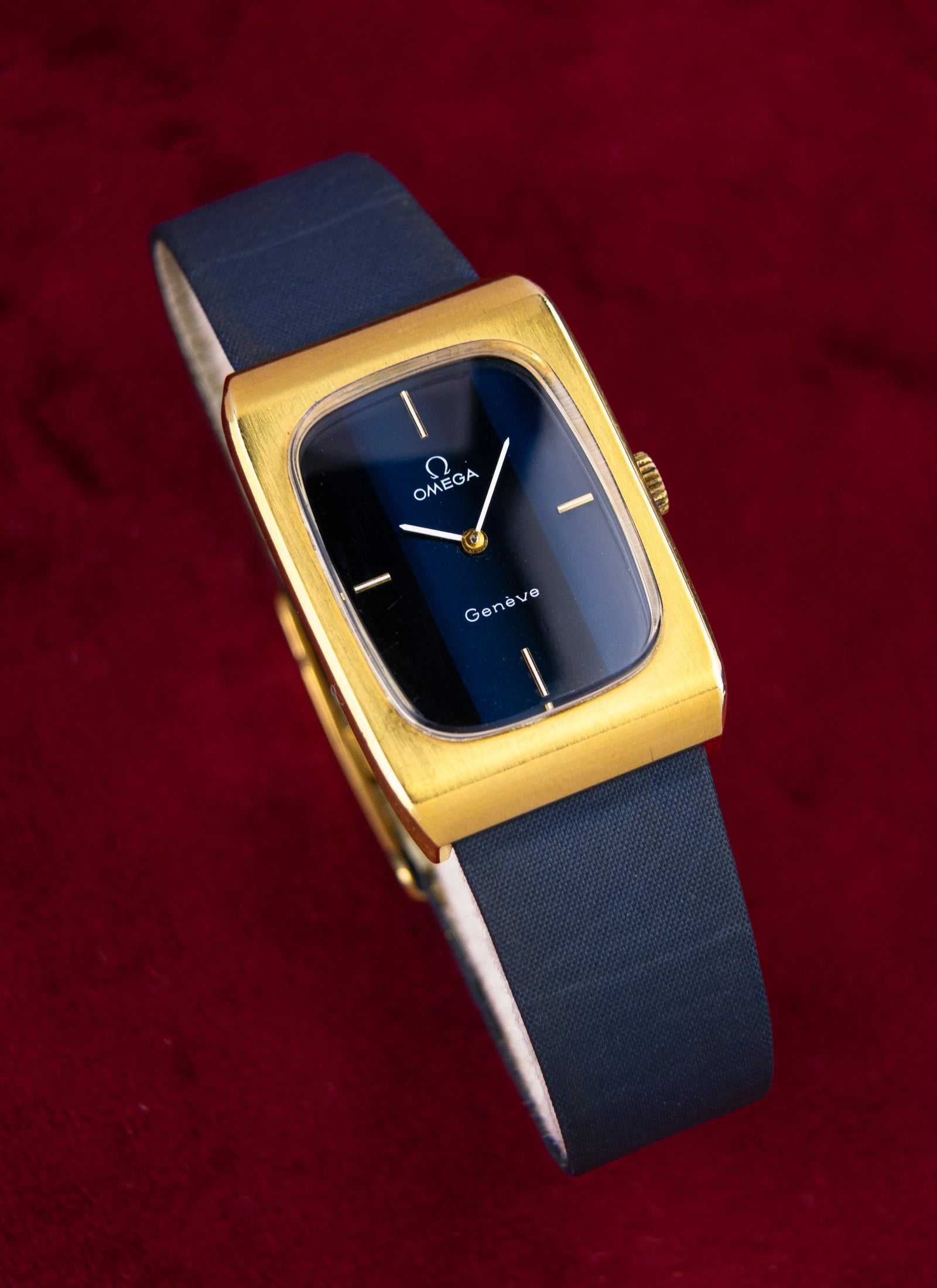 1968 Omega Genève Navy Holo Dial 511.0469 Cal. 625 MINT