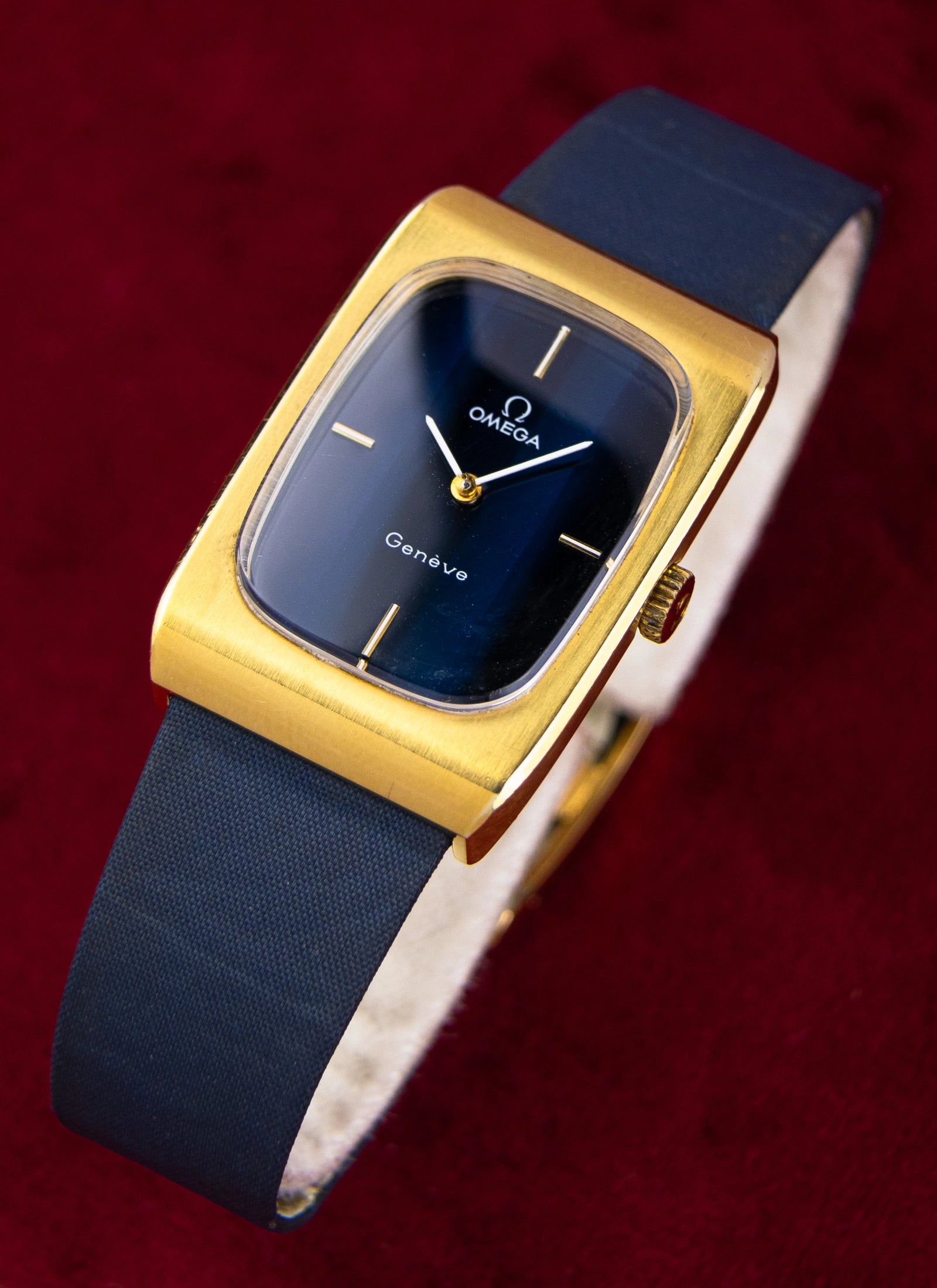 1968 Omega Genève Navy Holo Dial 511.0469 Cal. 625 MINT