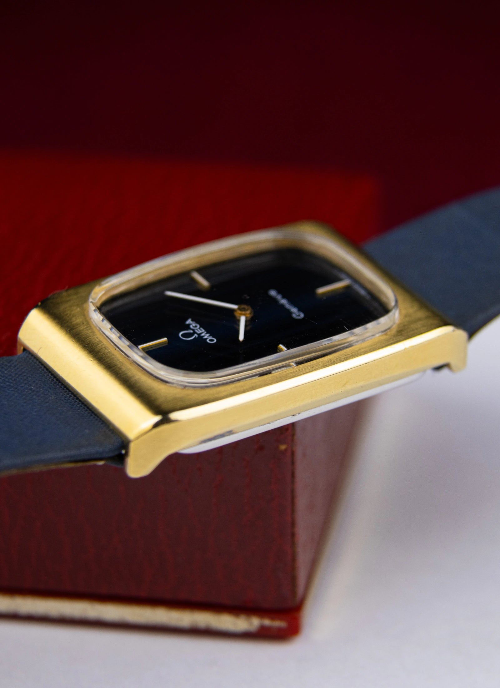 1968 Omega Genève Navy Holo Dial 511.0469 Cal. 625 MINT
