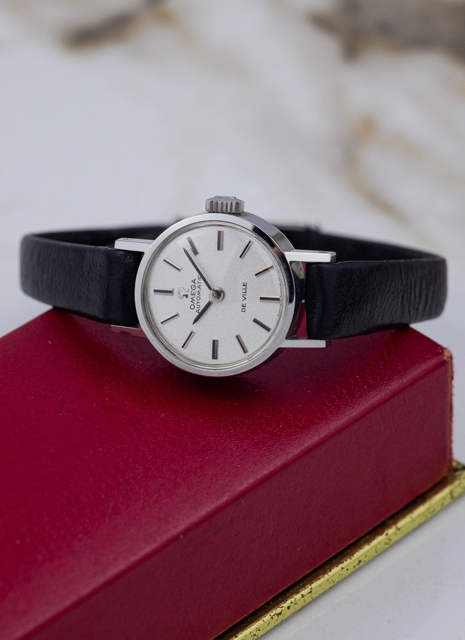 1970 MINT/NOS Lady Omega De Ville Sparkle Dial 551.037 cal. 661