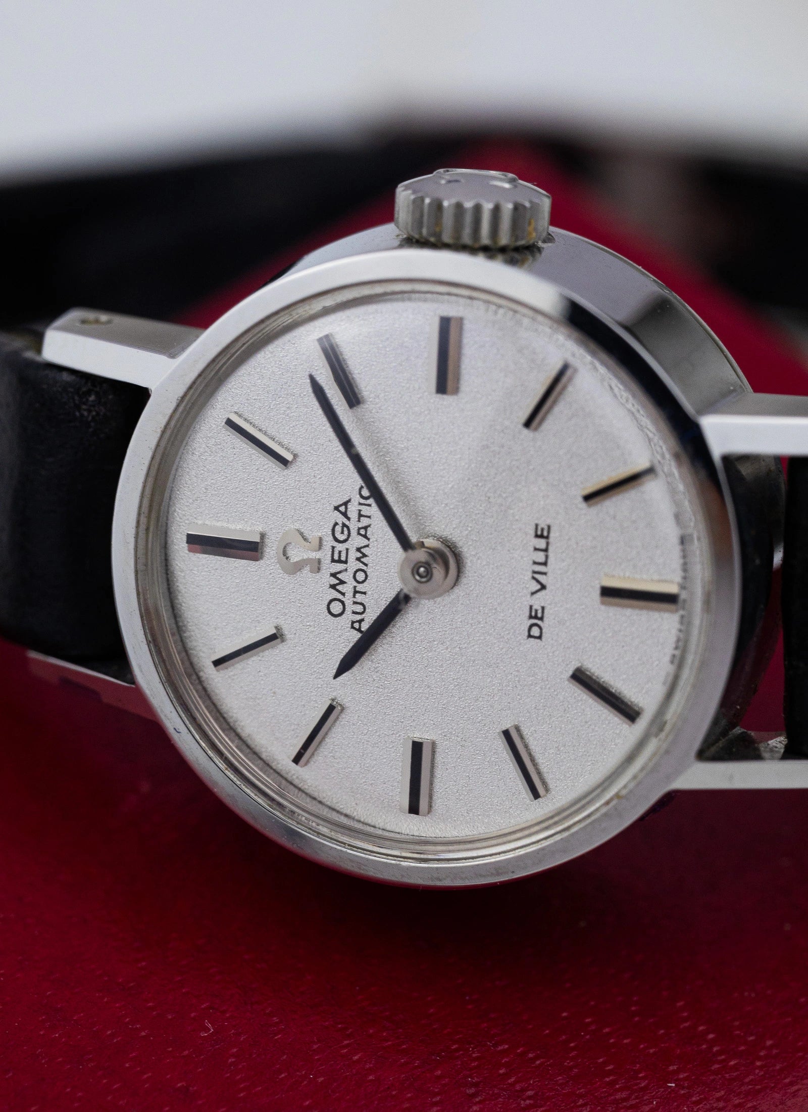 1970 MINT/NOS Lady Omega De Ville Sparkle Dial 551.037 cal. 661