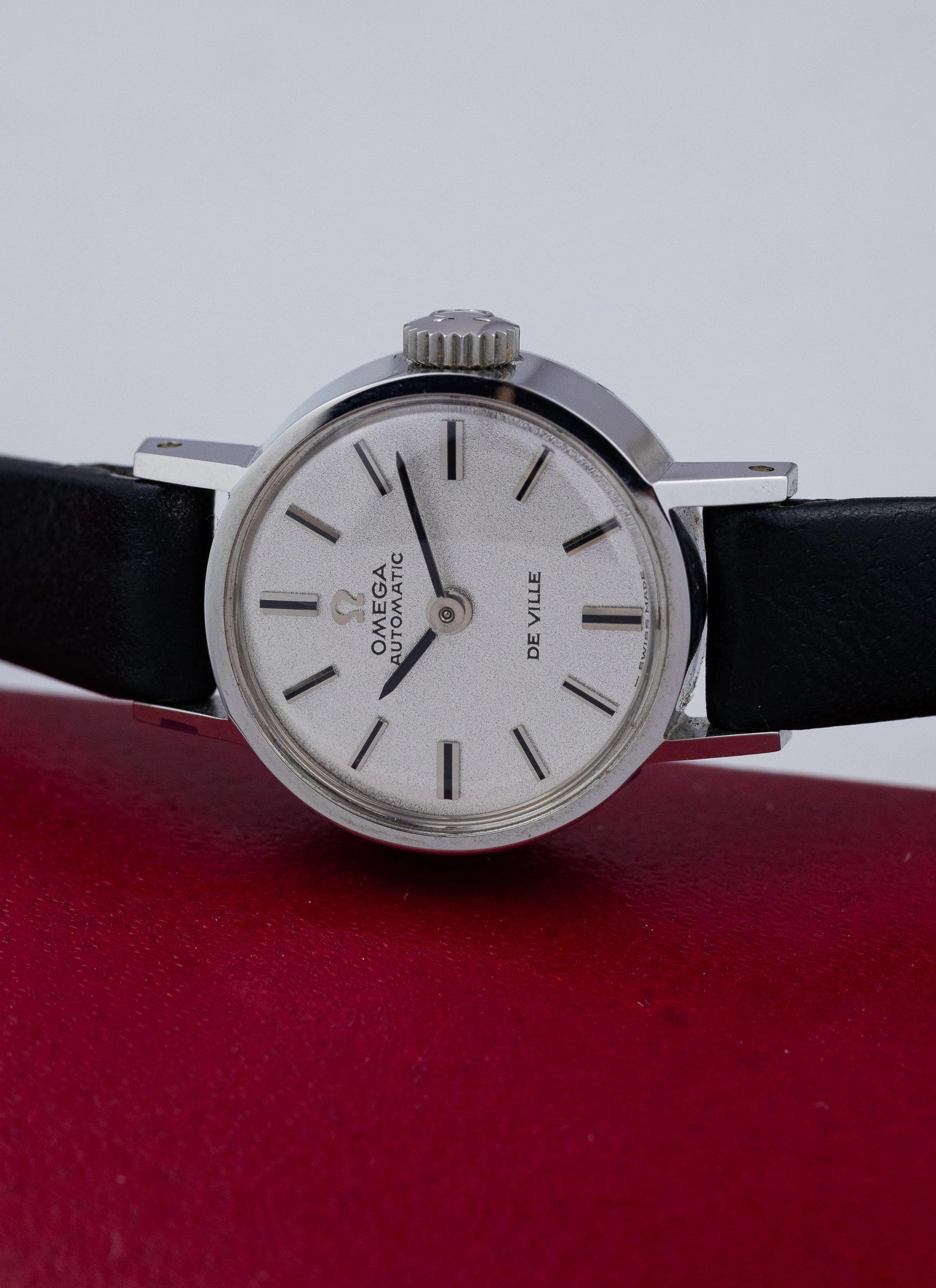 1970 MINT/NOS Lady Omega De Ville Sparkle Dial 551.037 cal. 661