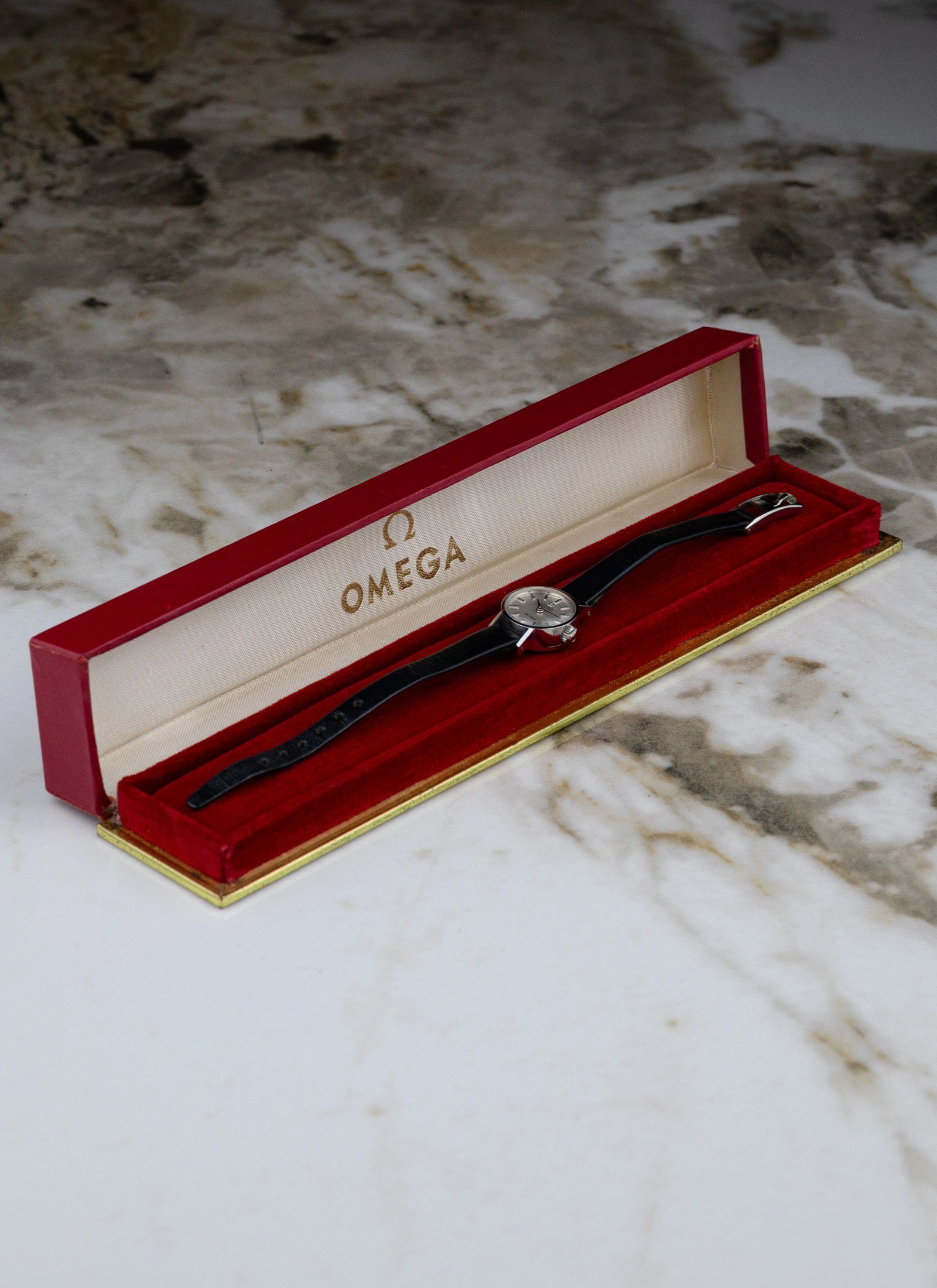 1970 MINT/NOS Lady Omega De Ville Sparkle Dial 551.037 cal. 661