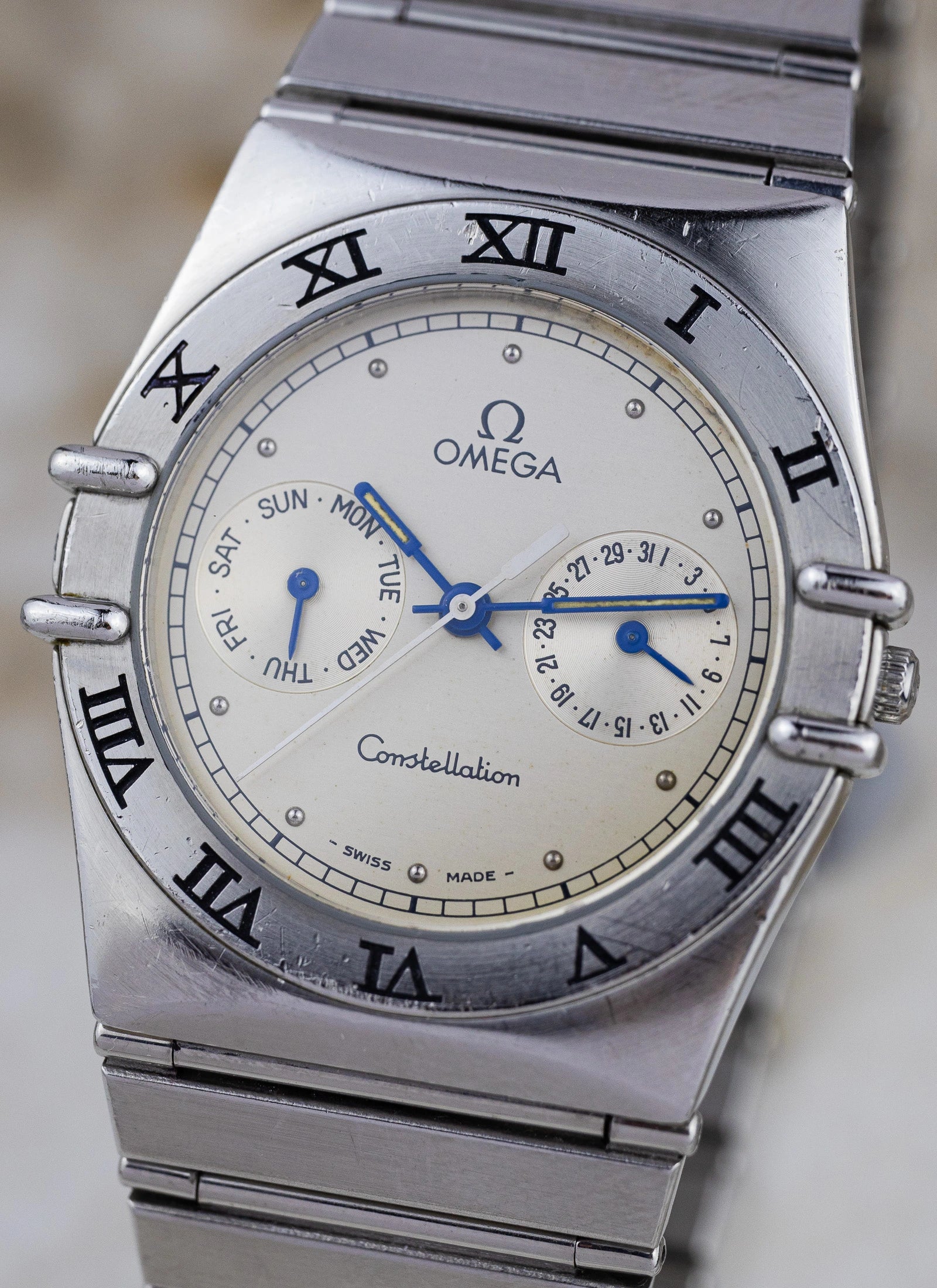 1990s Omega Constellation Manhattan Day-Date "Owl" 396.1070 cal. 1445