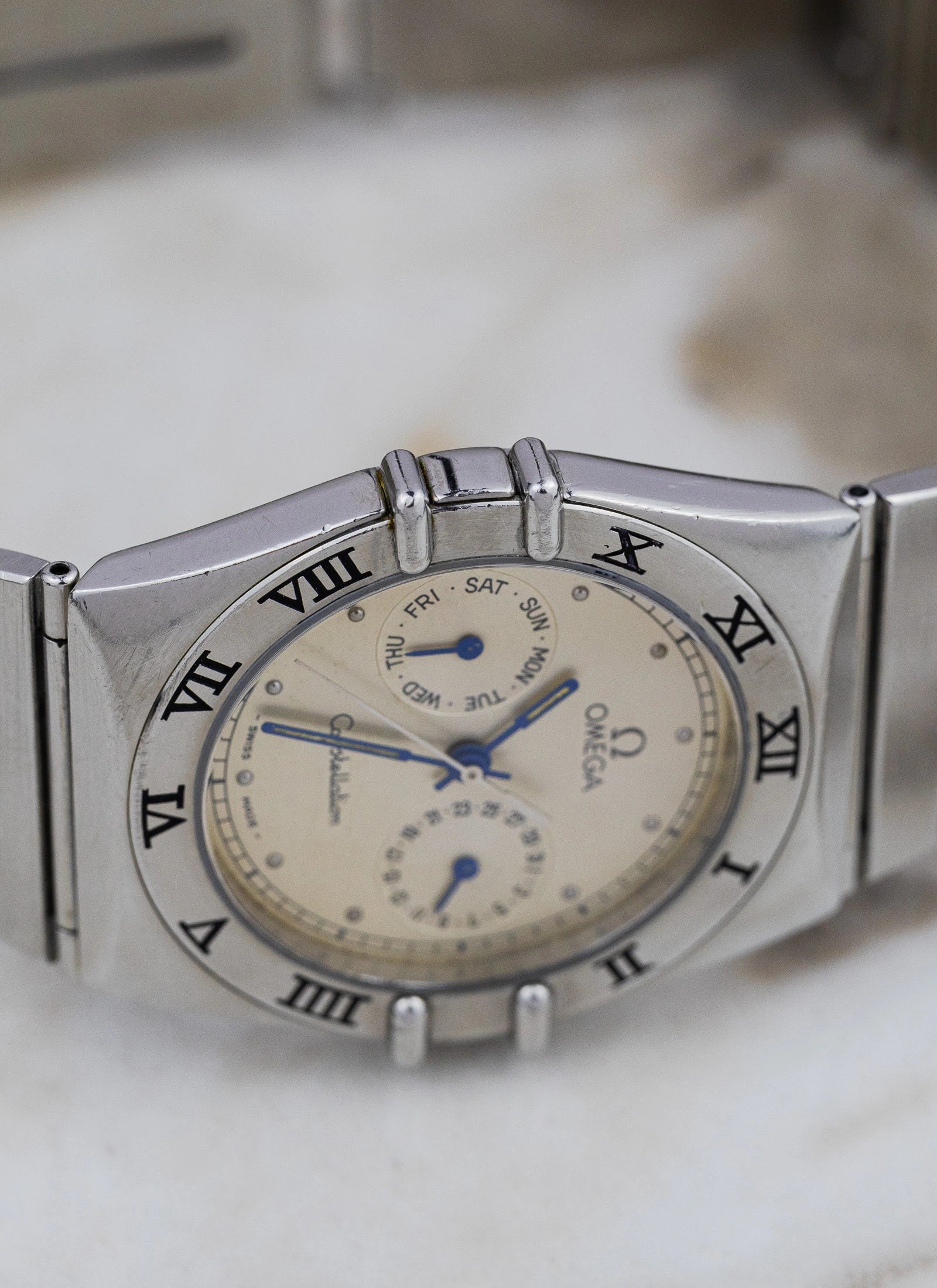 1990s Omega Constellation Manhattan Day-Date "Owl" 396.1070 cal. 1445