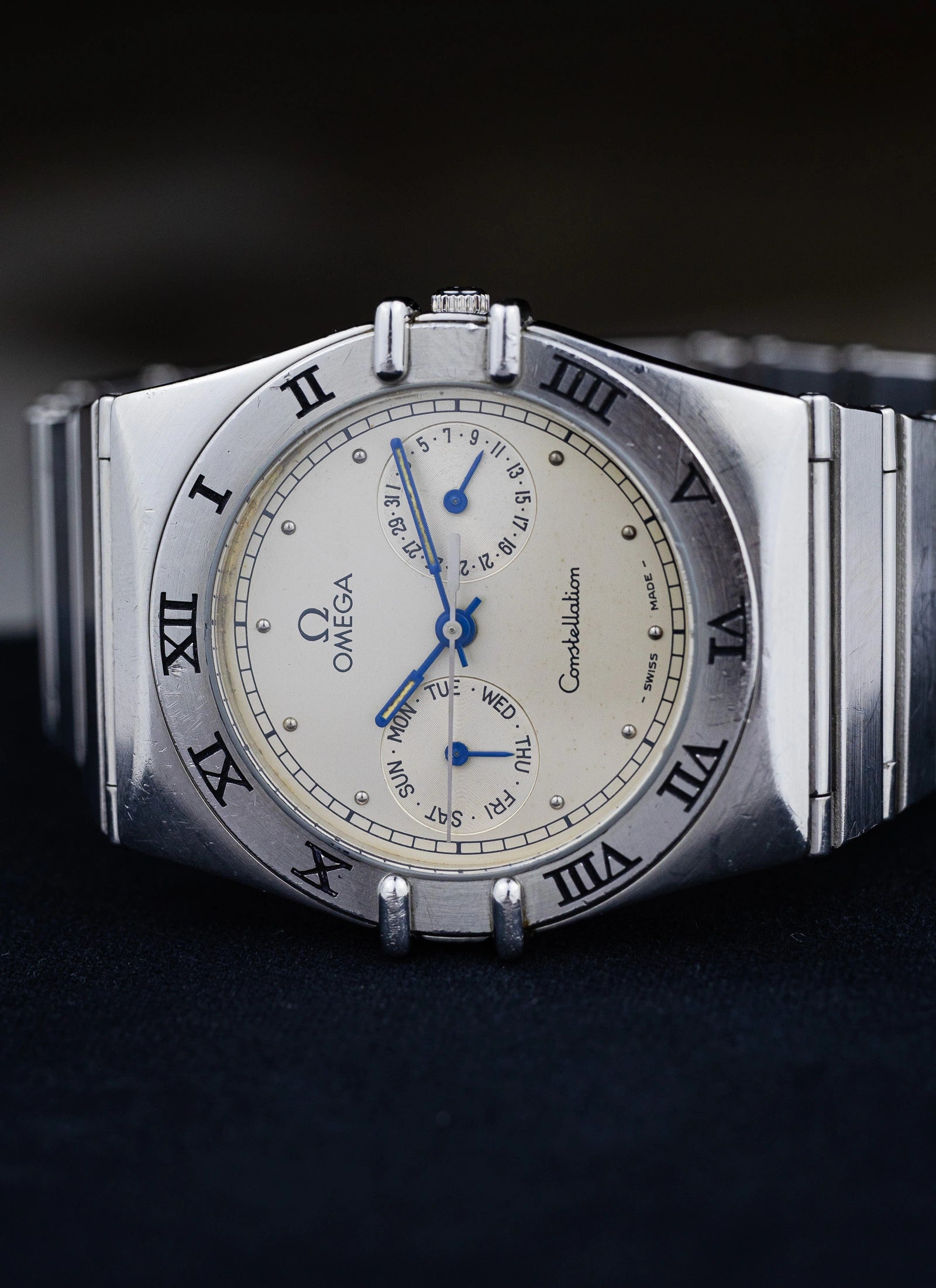 1990s Omega Constellation Manhattan Day-Date "Owl" 396.1070 cal. 1445