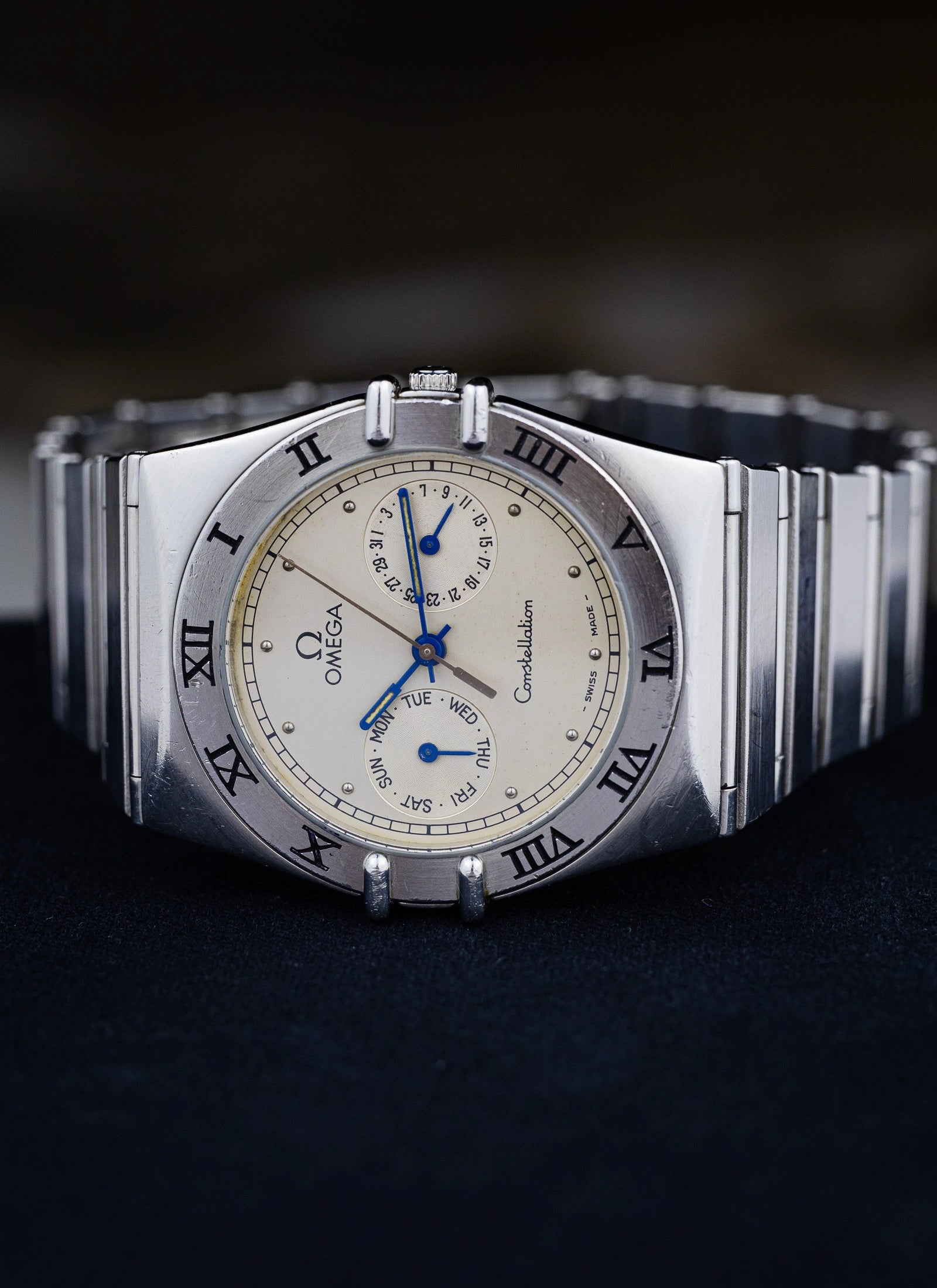 1990s Omega Constellation Manhattan Day-Date "Owl" 396.1070 cal. 1445