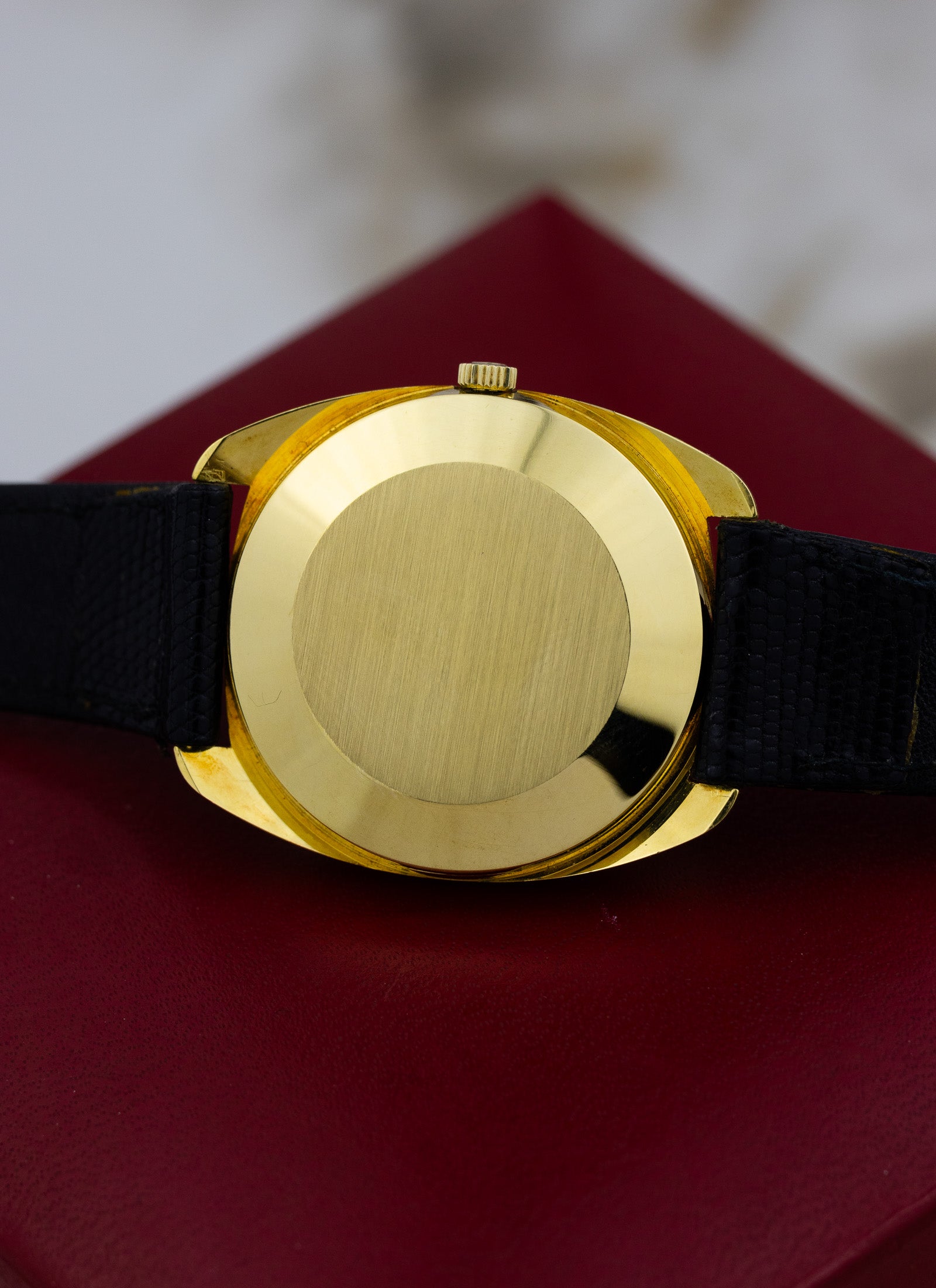 1970 18K Omega Geneve NOS/LNOS 162.9009 cal. 752 Box