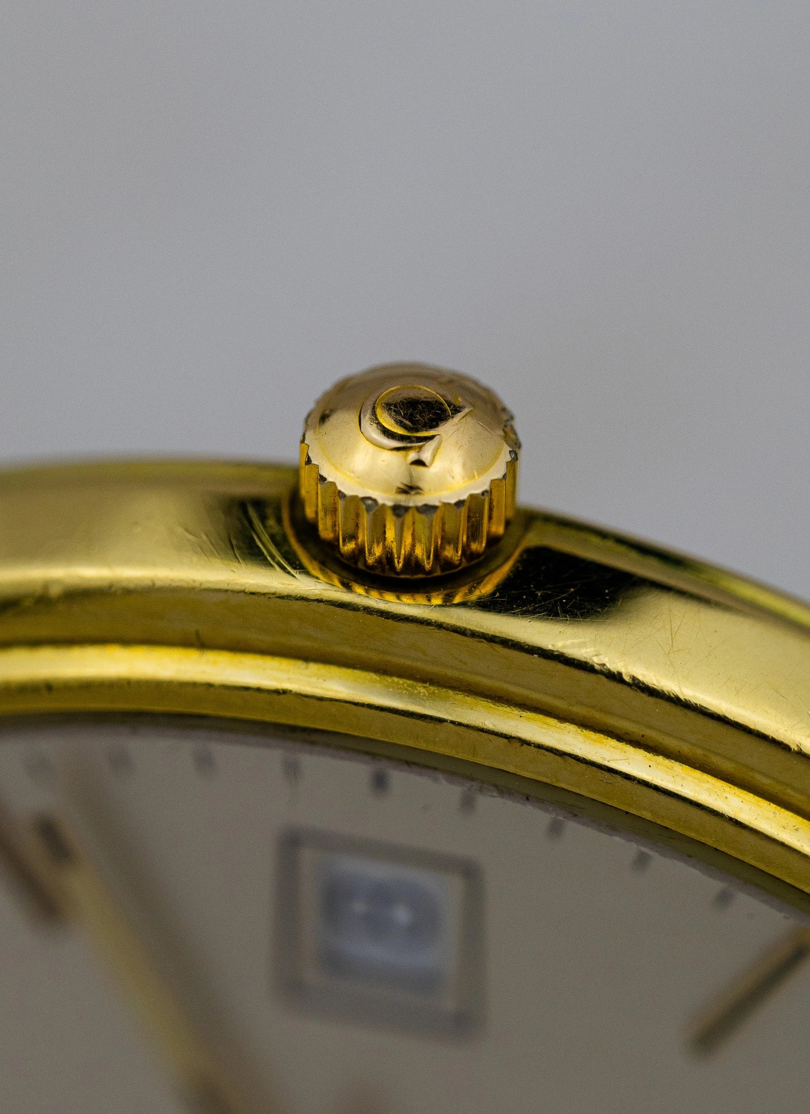 1990s 18K Omega Date Quartz Ref. 196.750