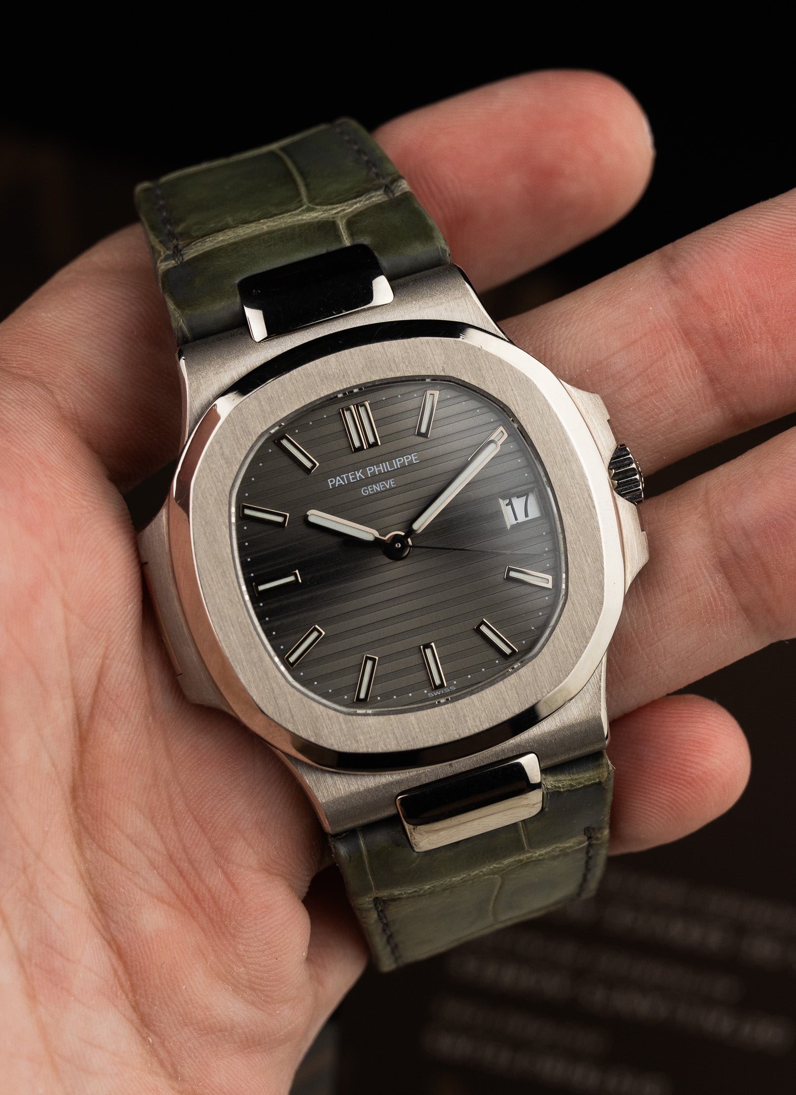 2007 18K Patek Philippe Nautilus 5711G Box & Extract