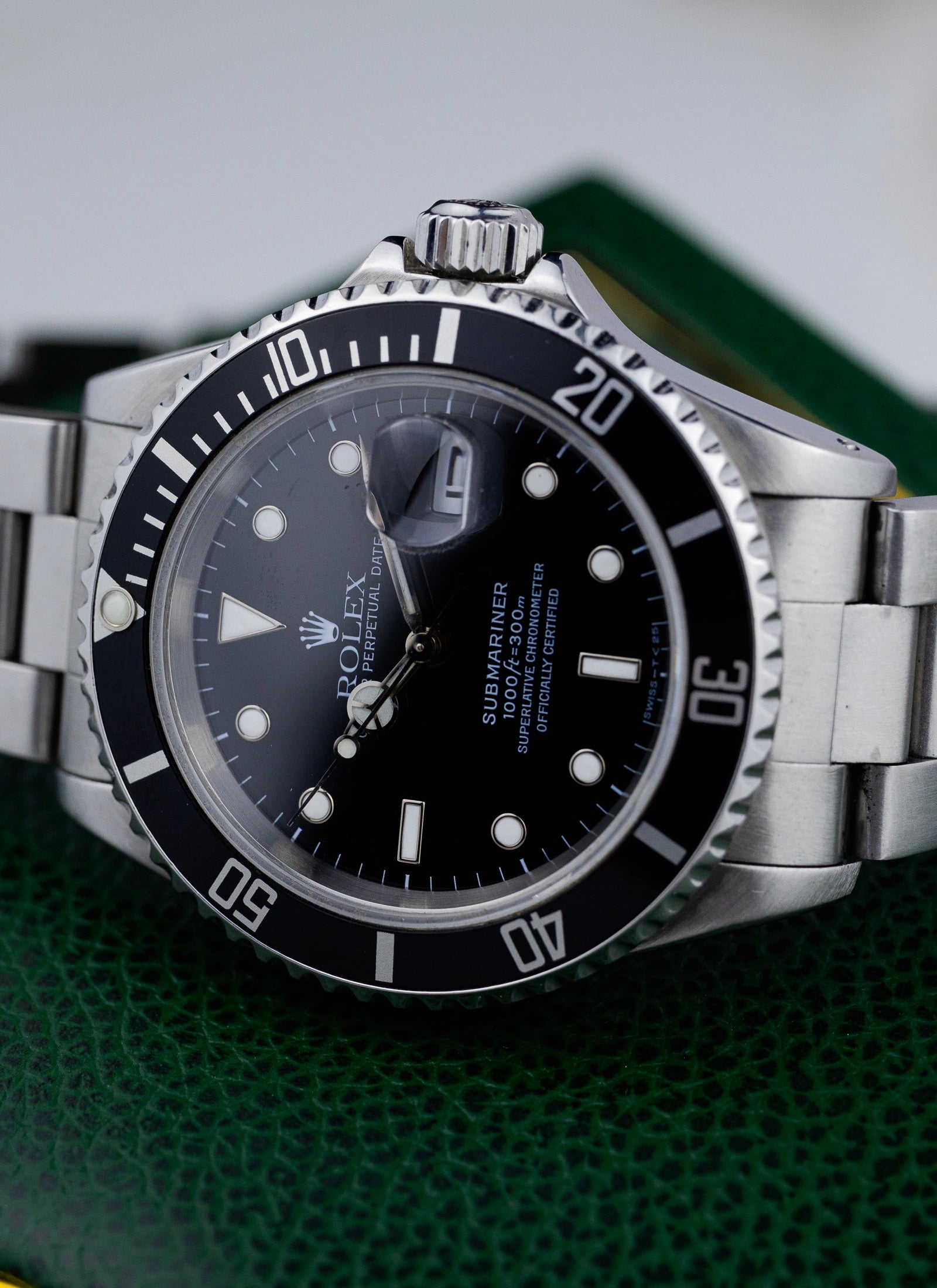 1997 Rolex Submariner Date 16610