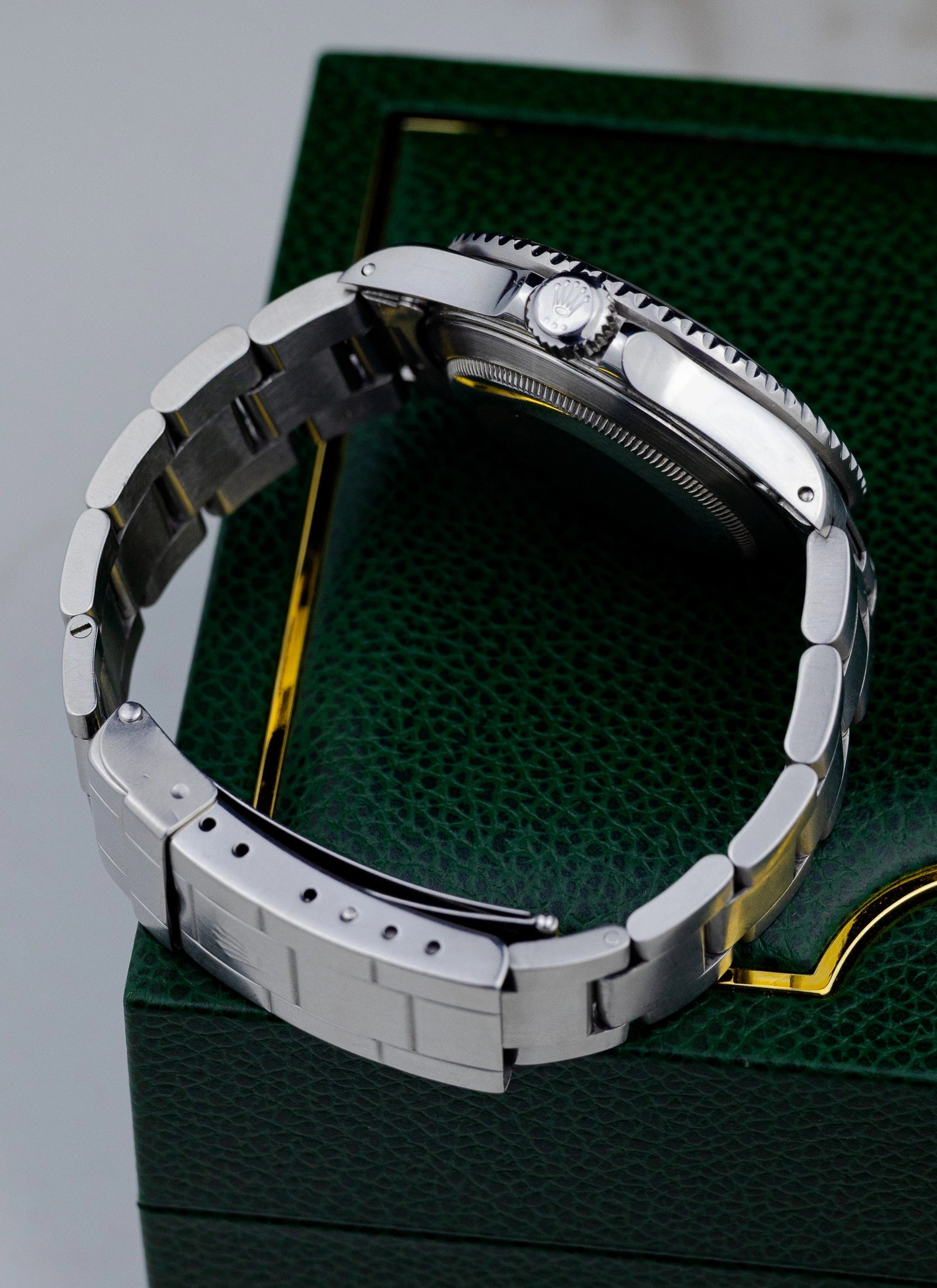 1997 Rolex Submariner Date 16610