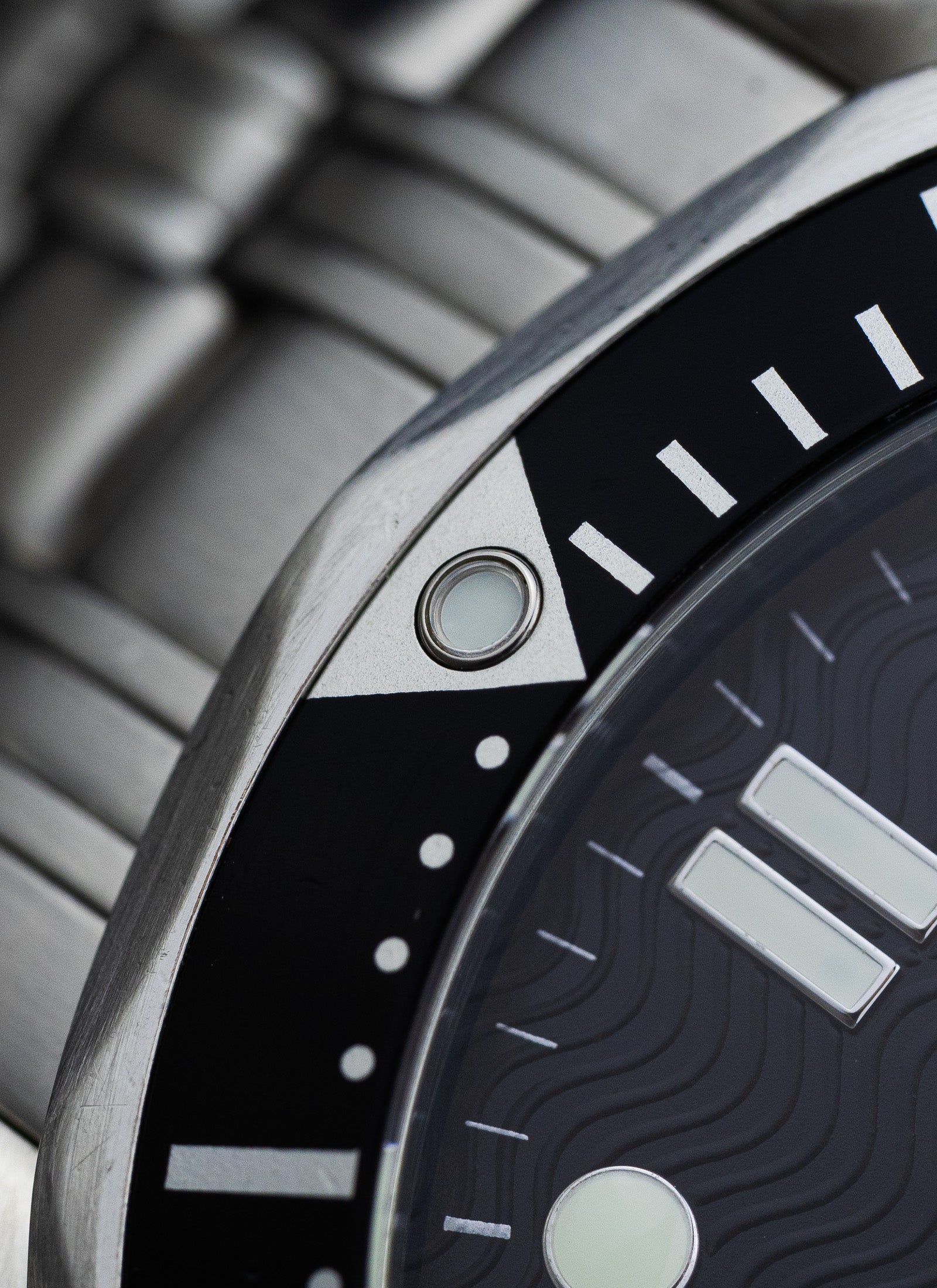 2000s Omega Seamaster 300m 212.30.41.20.01.002 cal. 2500 Serviced