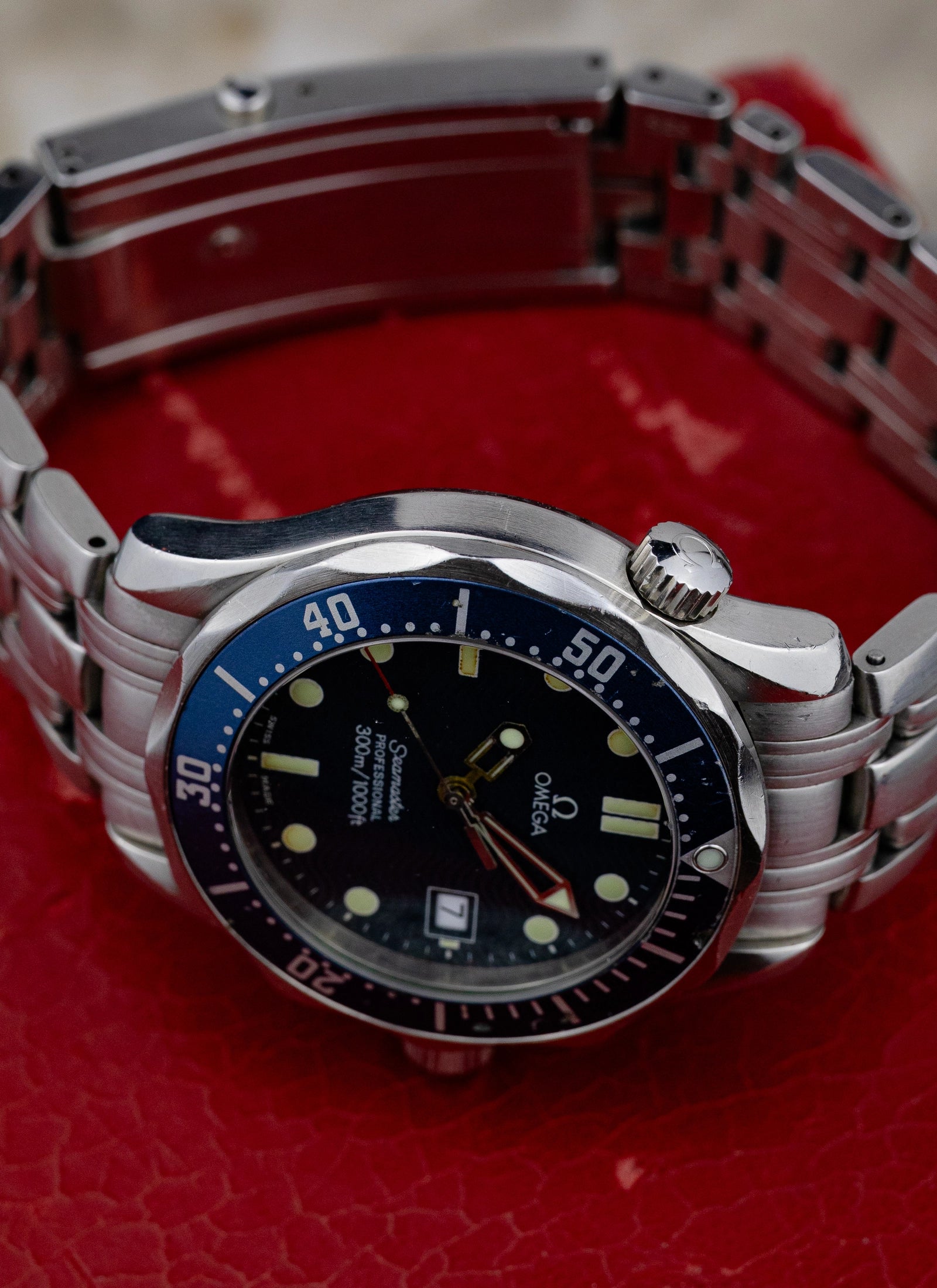 1998 Omega Seamaster 300M Ref. 2561.80.00 Bond Mid-Size