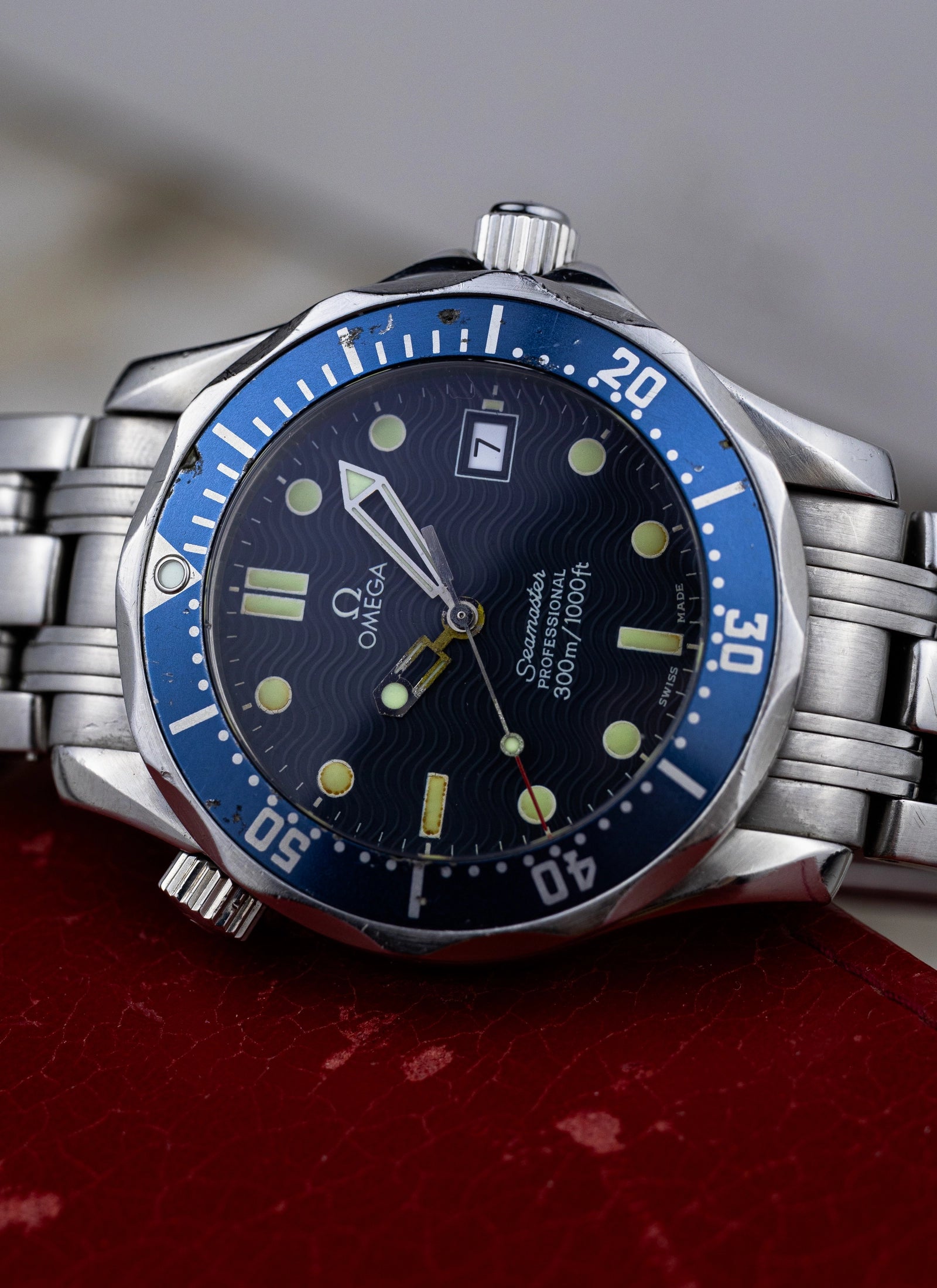 1998 Omega Seamaster 300M Ref. 2561.80.00 Bond Mid-Size