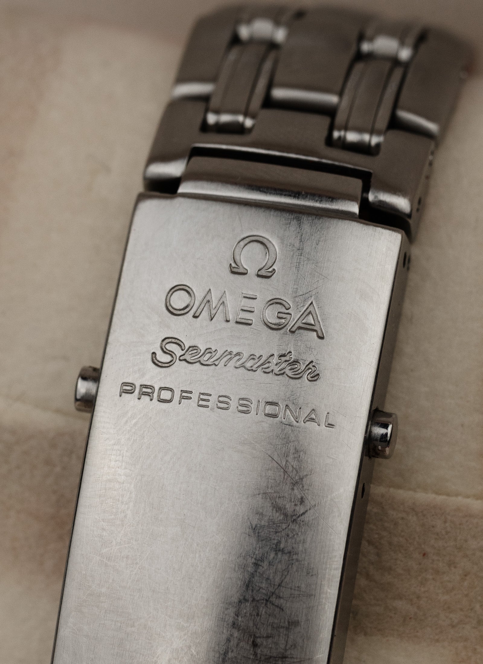 1993 Omega Seamaster Professional 300m Mid Size 2562.80 Box