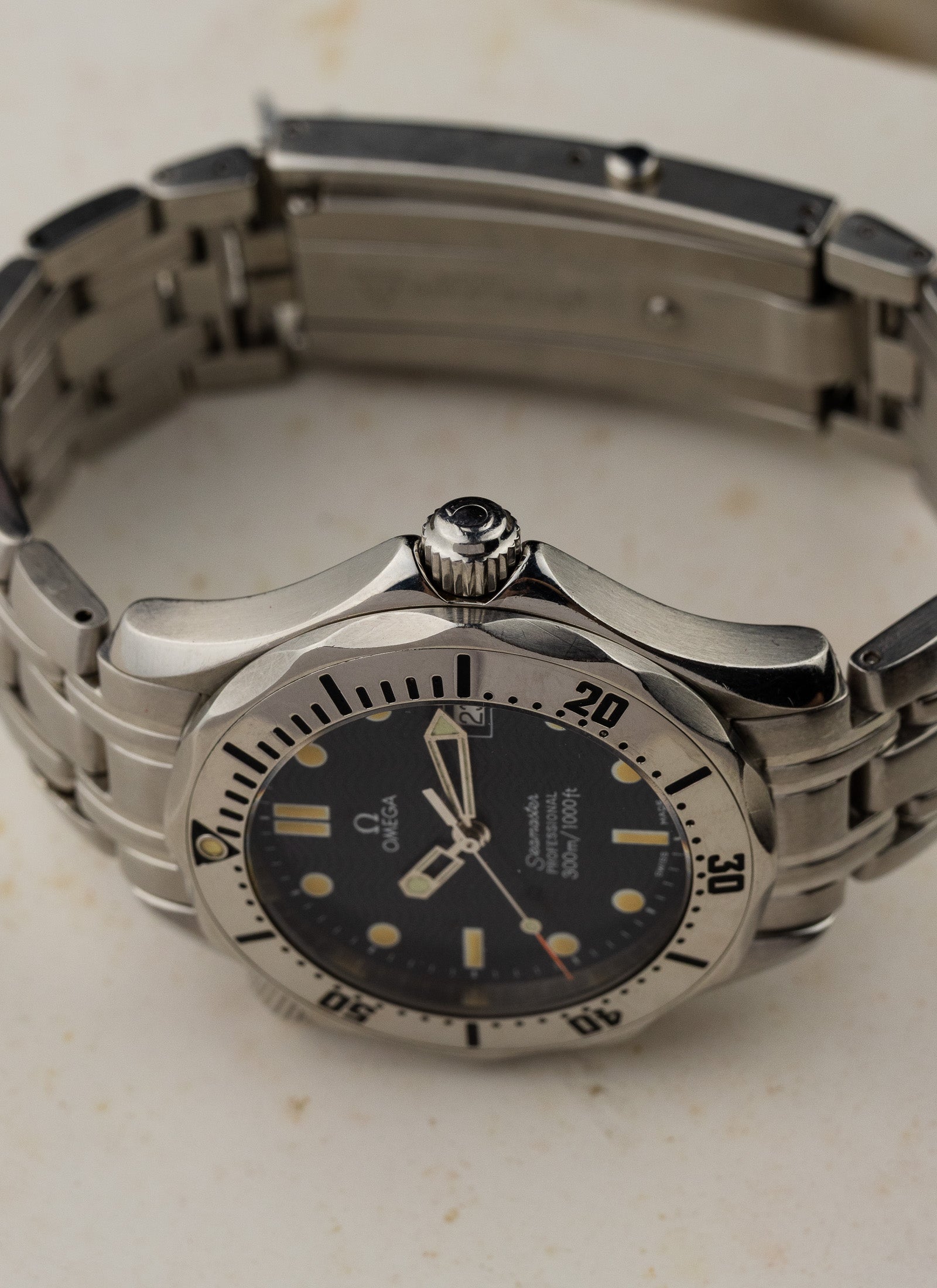 1993 Omega Seamaster Professional 300m Mid Size 2562.80 Box