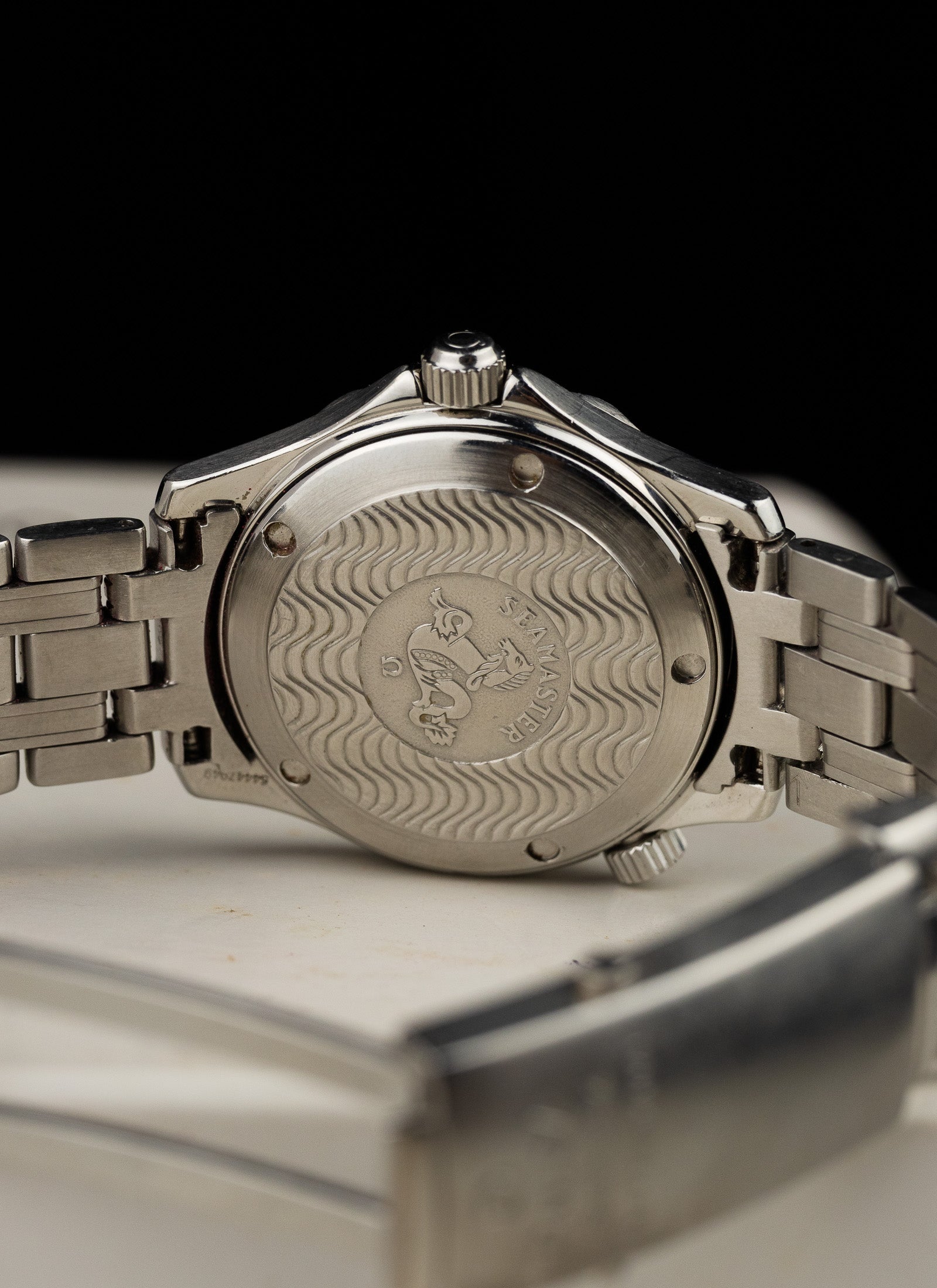 1993 Omega Seamaster Professional 300m Mid Size 2562.80 Box