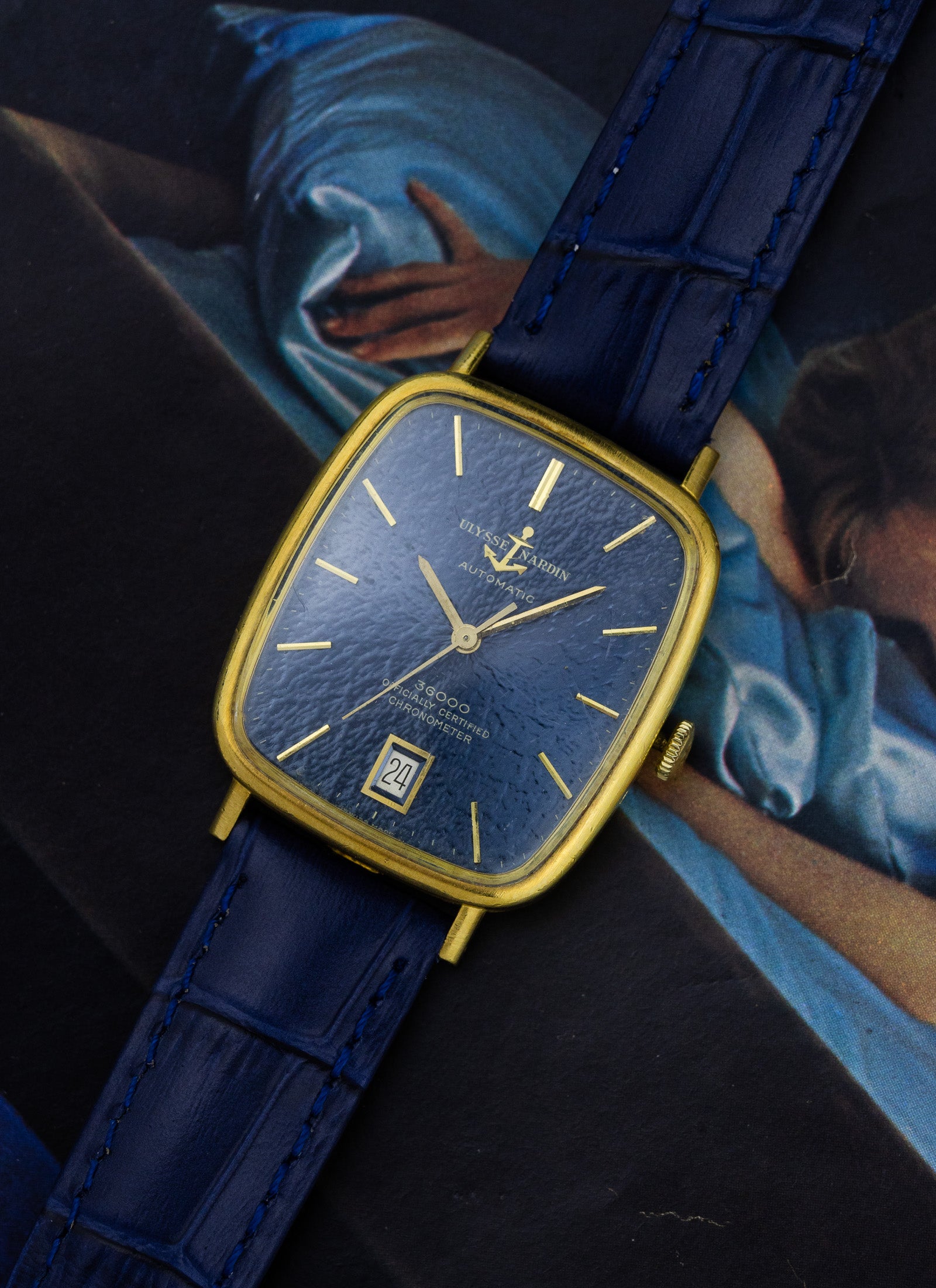 1970s 18K Ulysse Nardin Tonneau 36000 Navy Dial 8620 cal. NB11QU