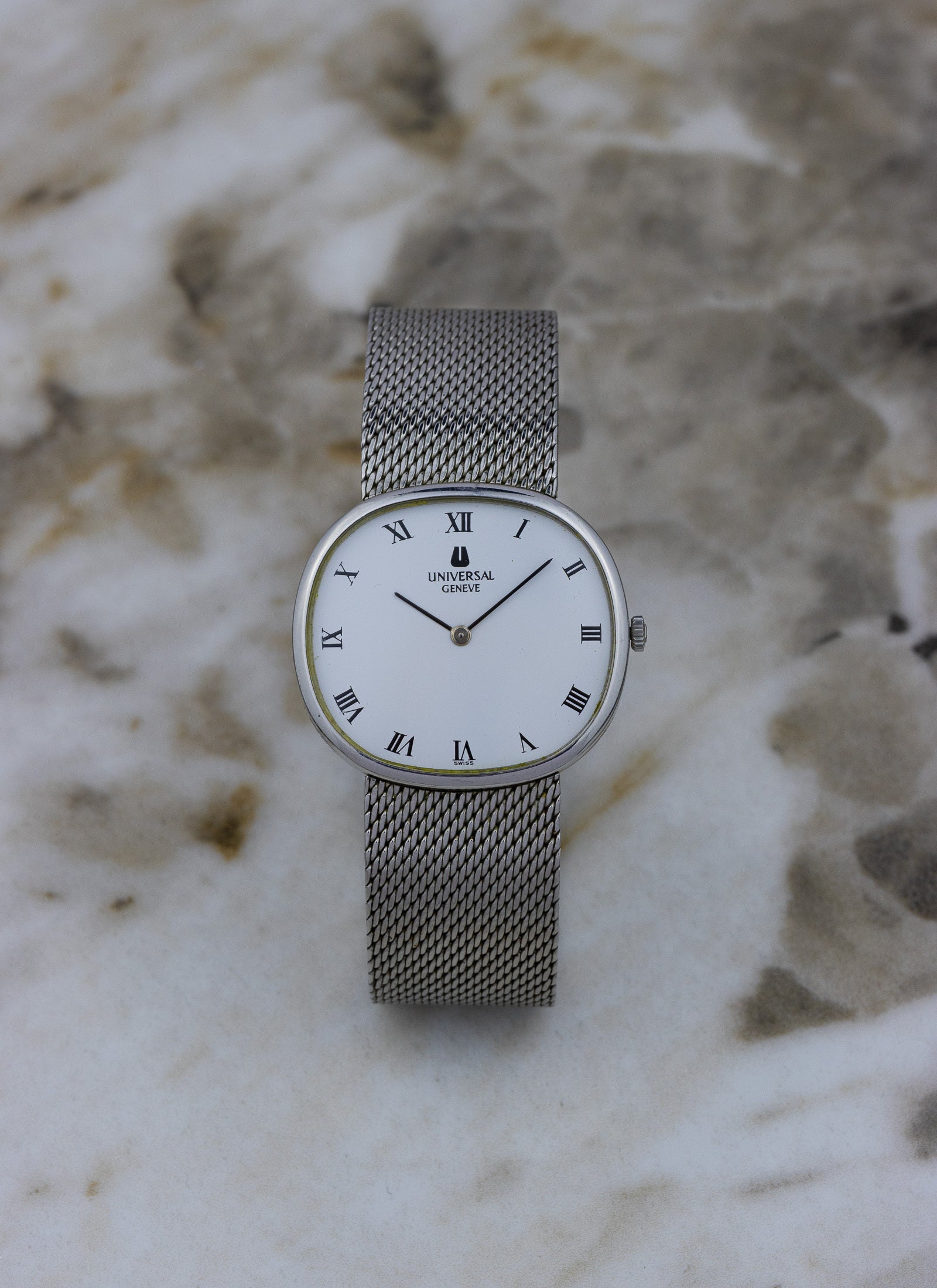 1960s Universal Geneve White Shadow Ellipse 842125 cal. 1-42