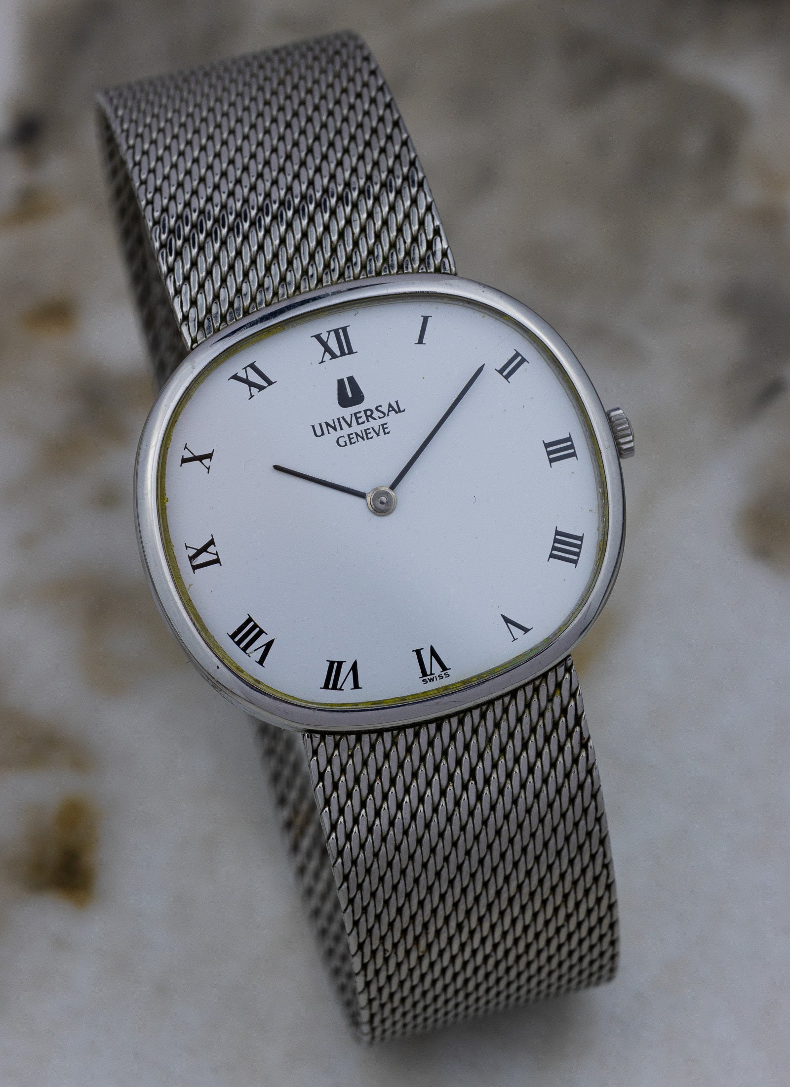 1960s Universal Geneve White Shadow Ellipse 842125 cal. 1-42