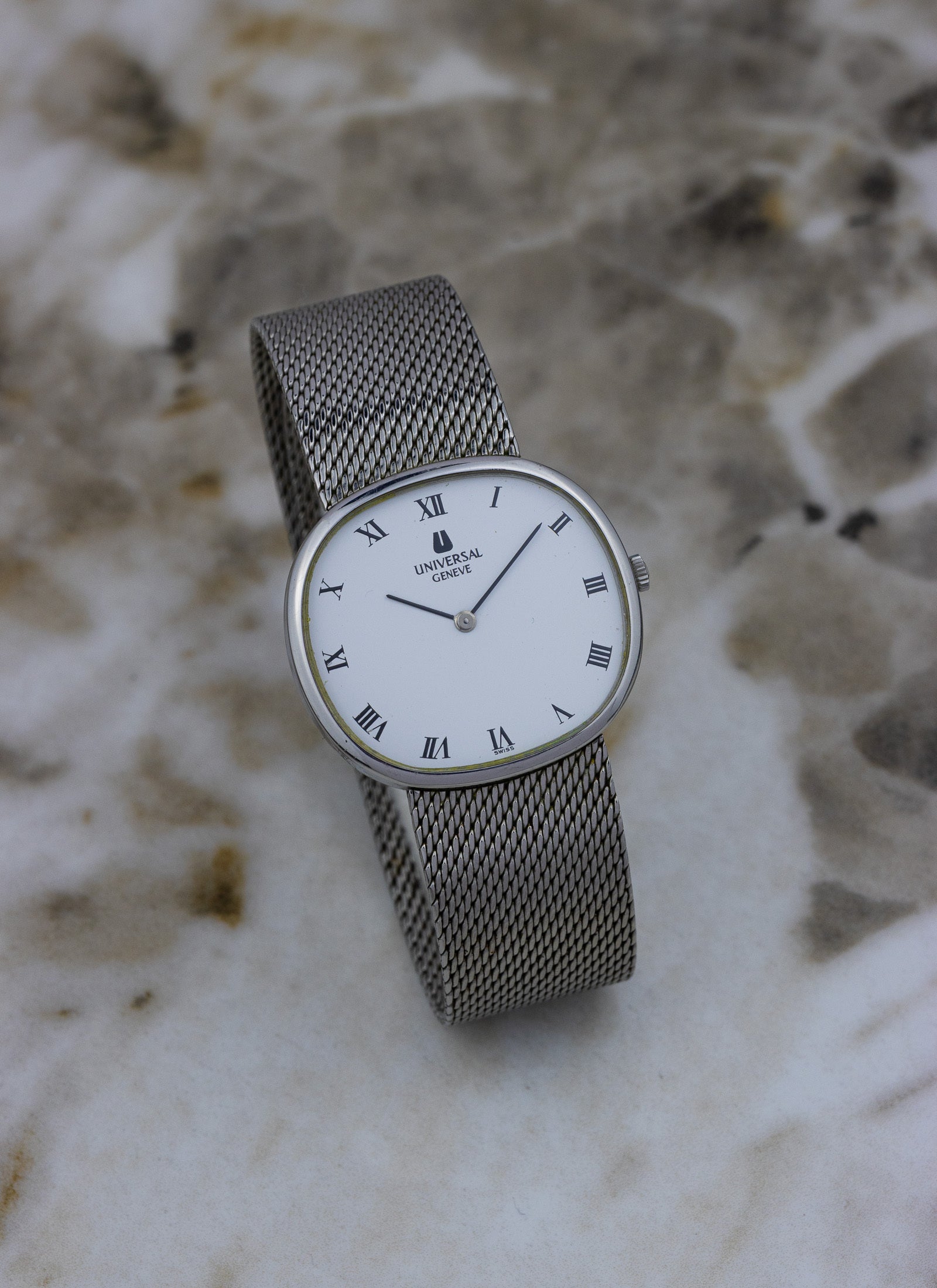1960s Universal Geneve White Shadow Ellipse 842125 cal. 1-42