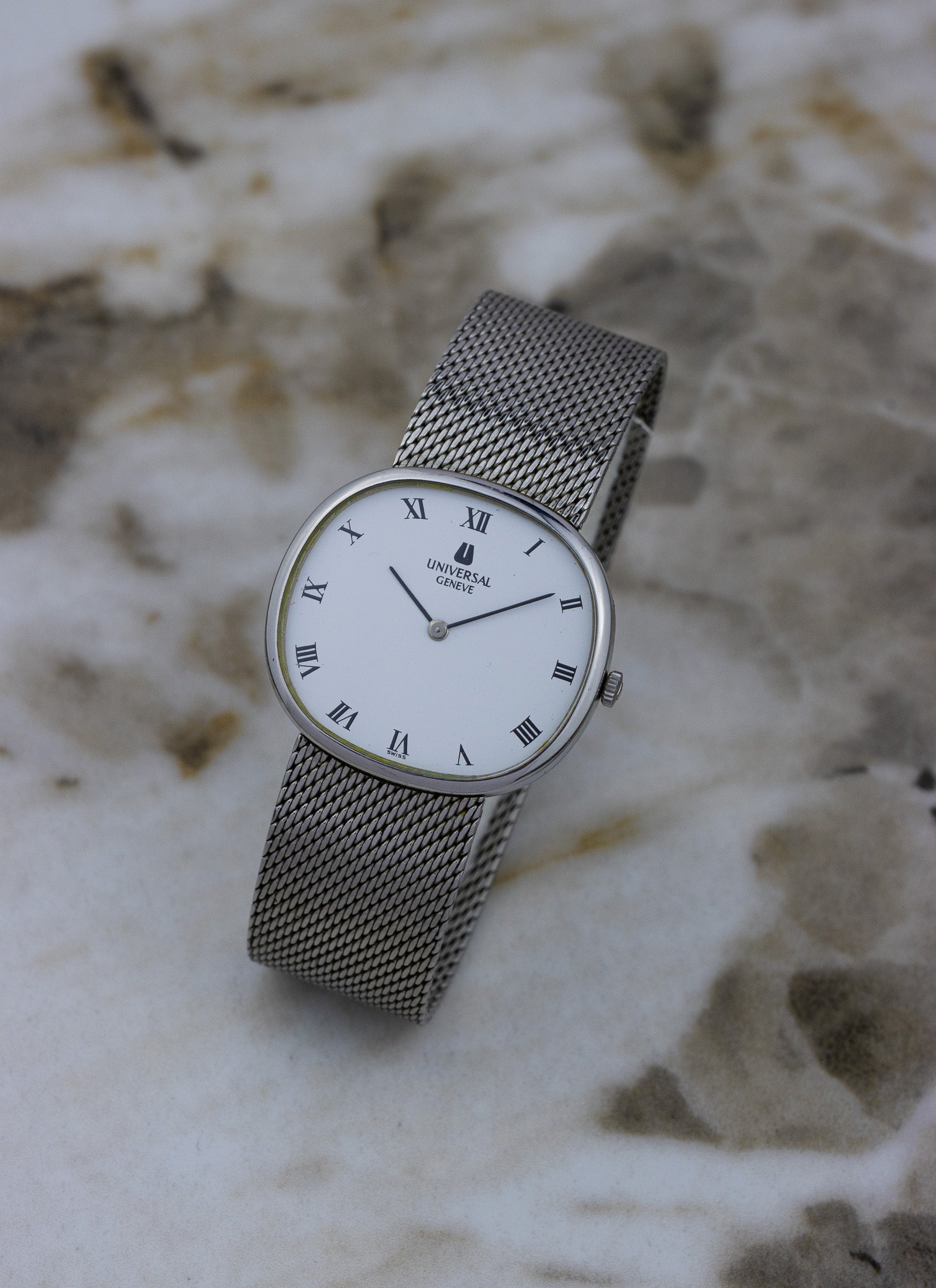 1960s Universal Geneve White Shadow Ellipse 842125 cal. 1-42