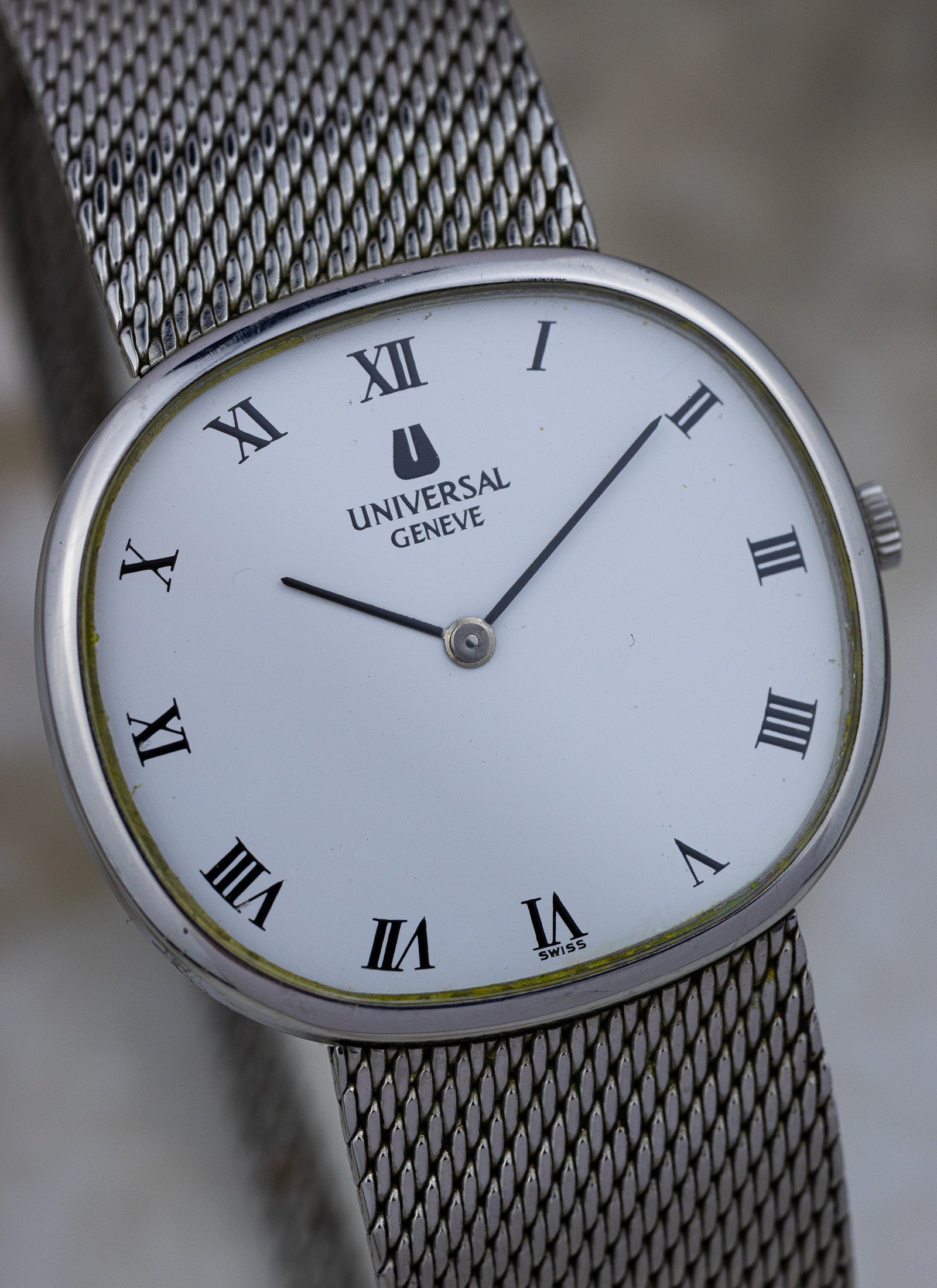 1960s Universal Geneve White Shadow Ellipse 842125 cal. 1-42