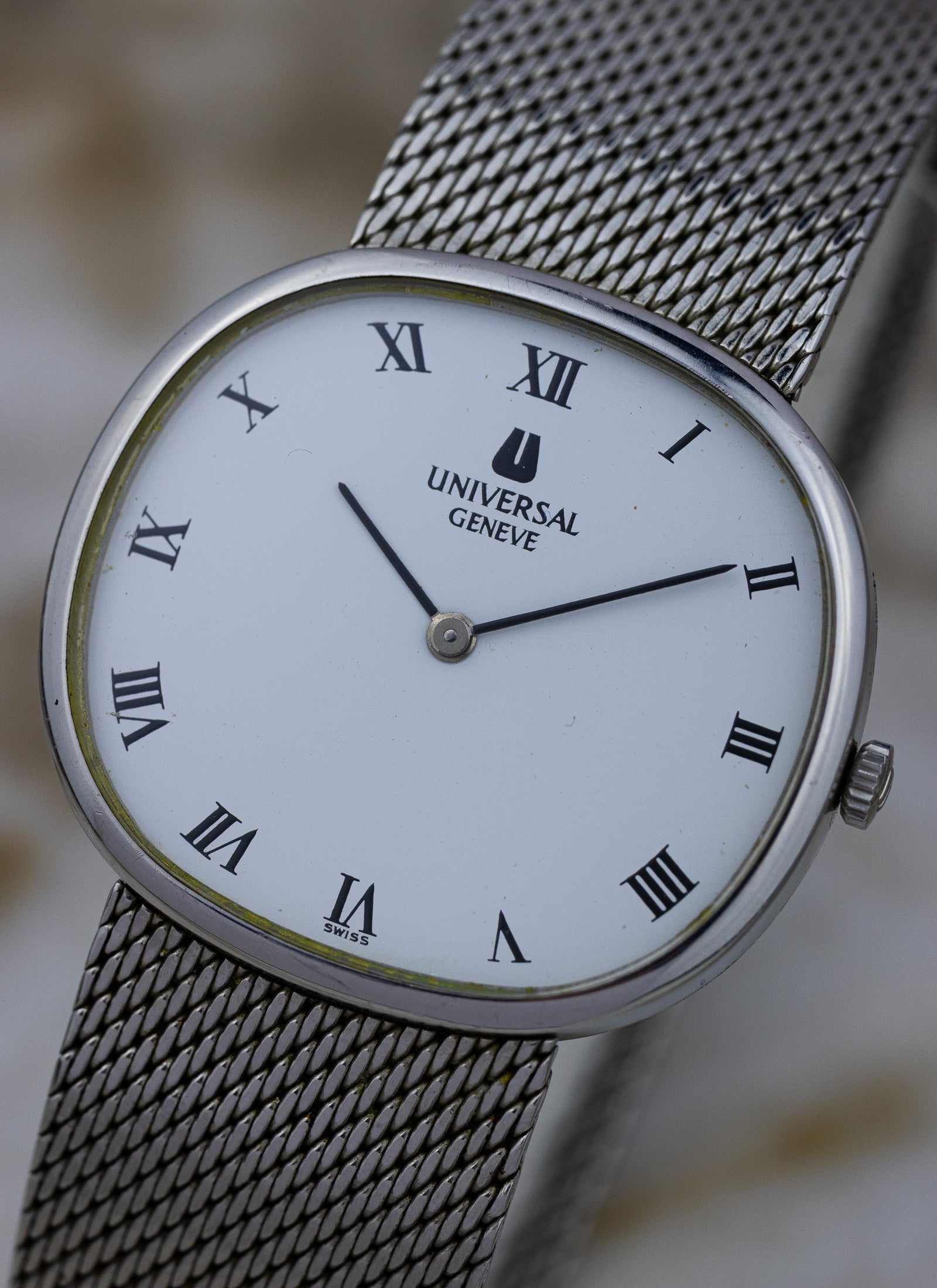 1960s Universal Geneve White Shadow Ellipse 842125 cal. 1-42