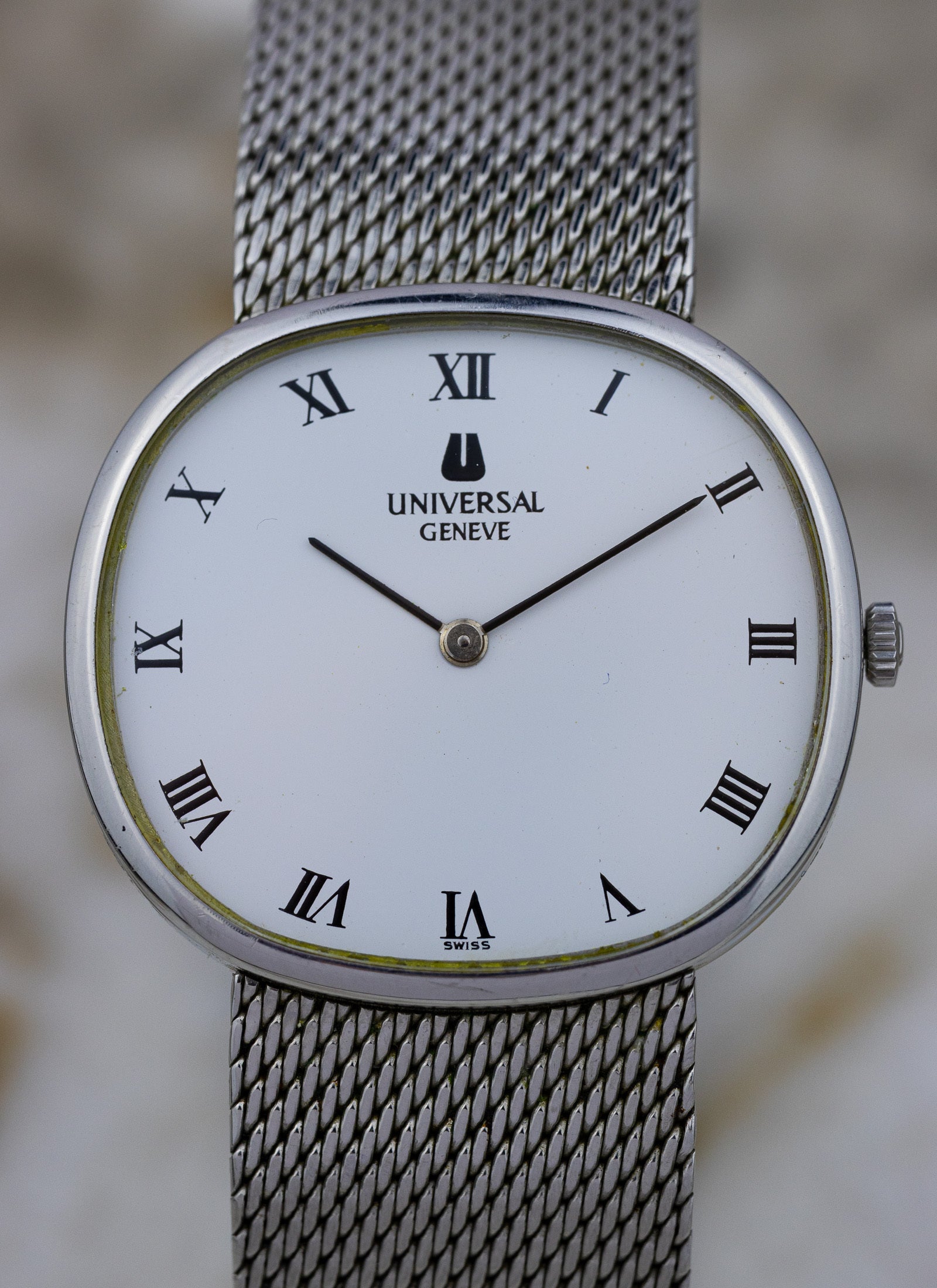 1960s Universal Geneve White Shadow Ellipse 842125 cal. 1-42