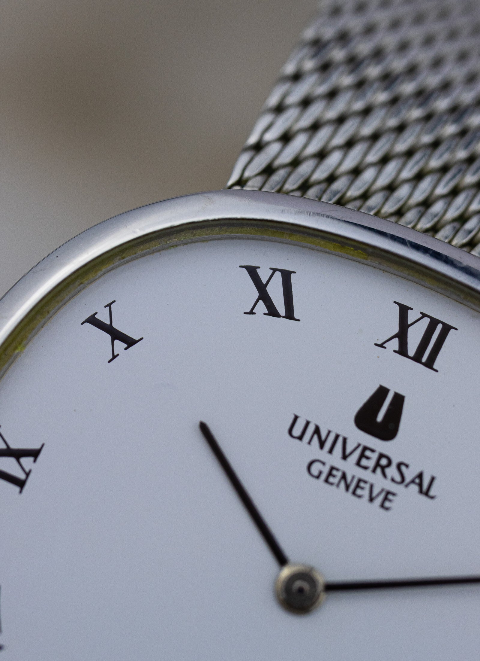 1960s Universal Geneve White Shadow Ellipse 842125 cal. 1-42