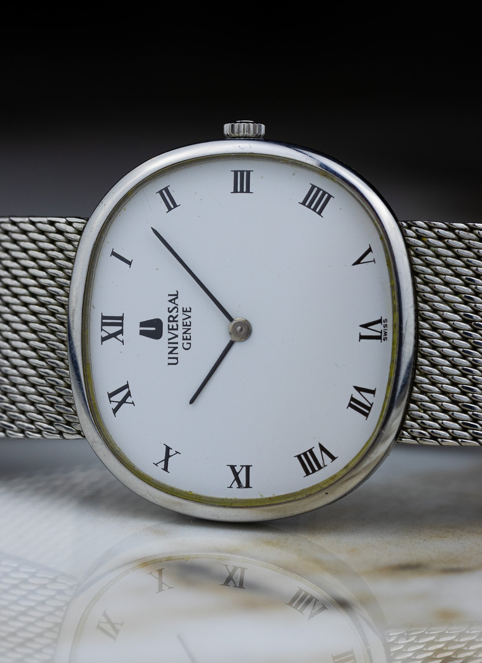 1960s Universal Geneve White Shadow Ellipse 842125 cal. 1-42