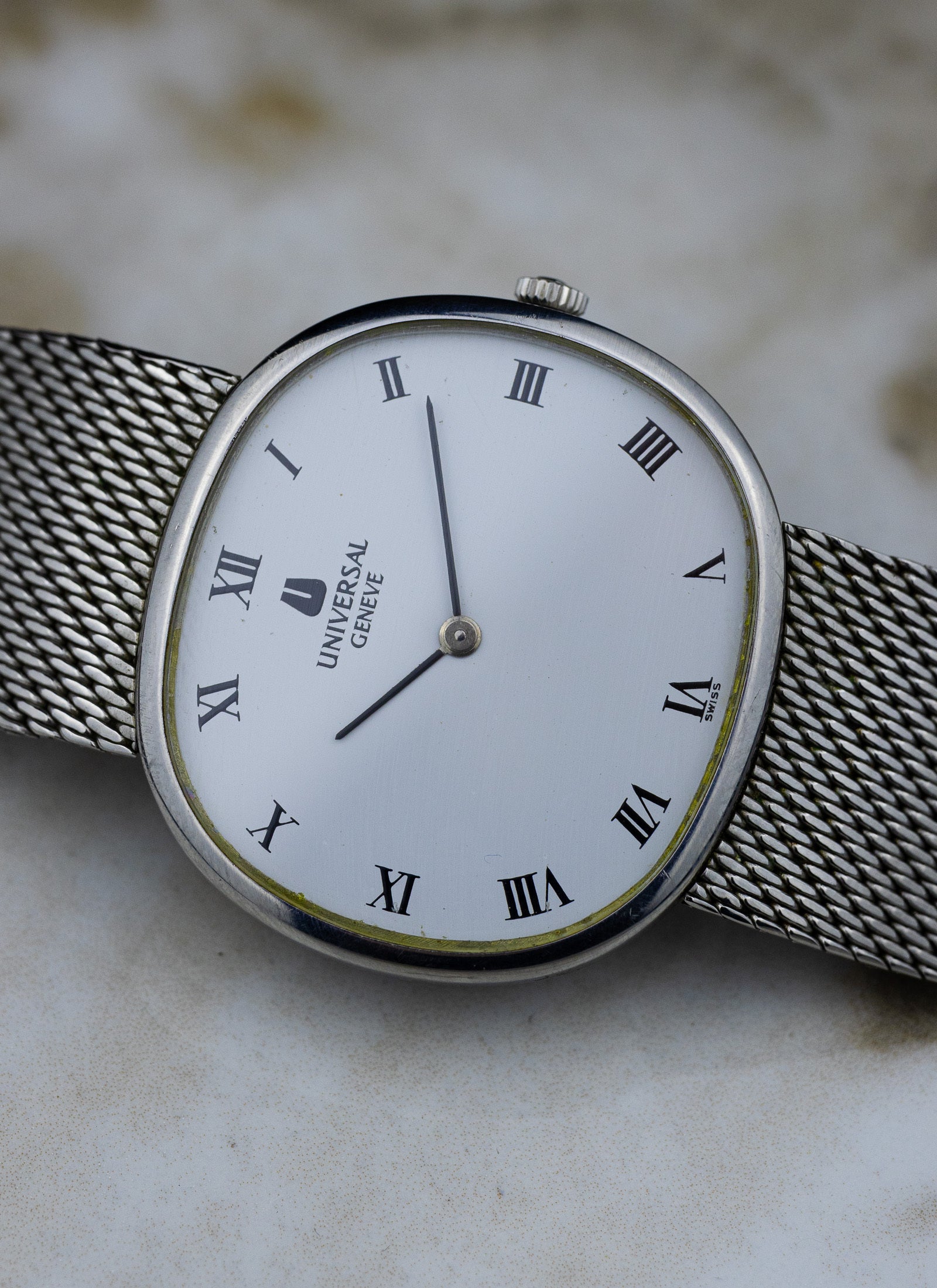 1960s Universal Geneve White Shadow Ellipse 842125 cal. 1-42