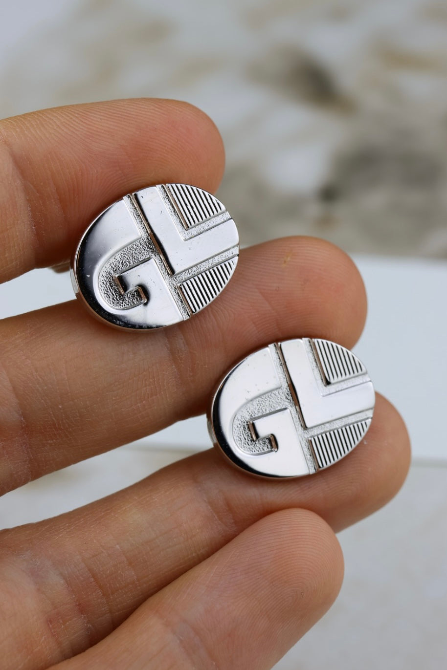 Guy Laroche – stalowe spinki do mankietów z monogramem „GL” (SP004)