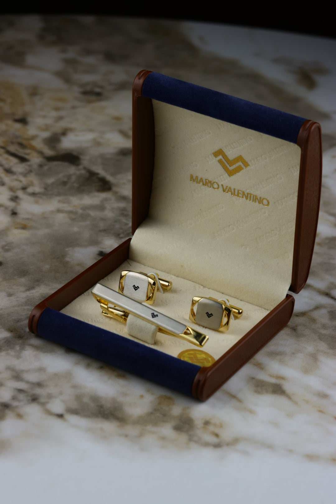 Mario Valentino - zestaw spinki do mankietów i spinka do krawata, złoto-stalowy (S22)