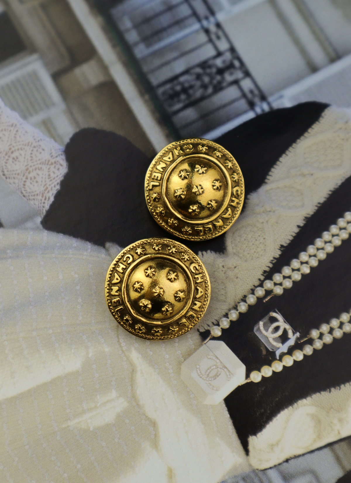 Chanel pozłacane klipsy vintage z motywem gwiazd