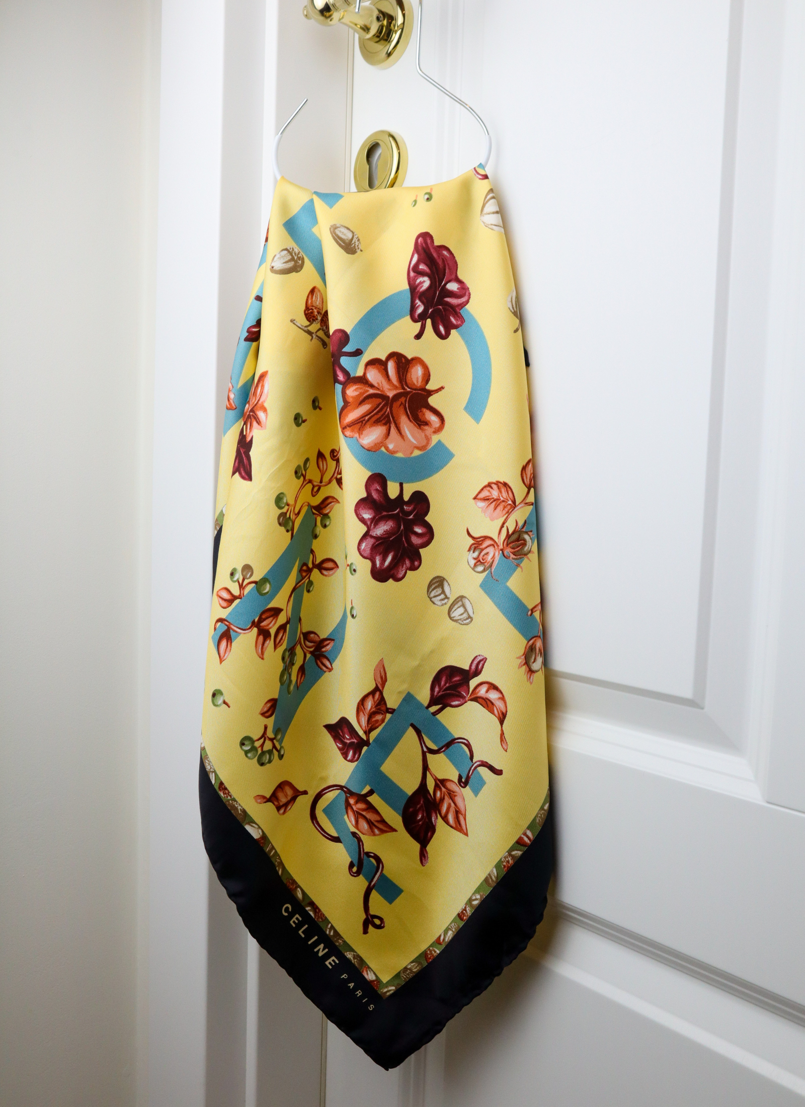 Celine - jedwabna apaszka "Floral Garden"