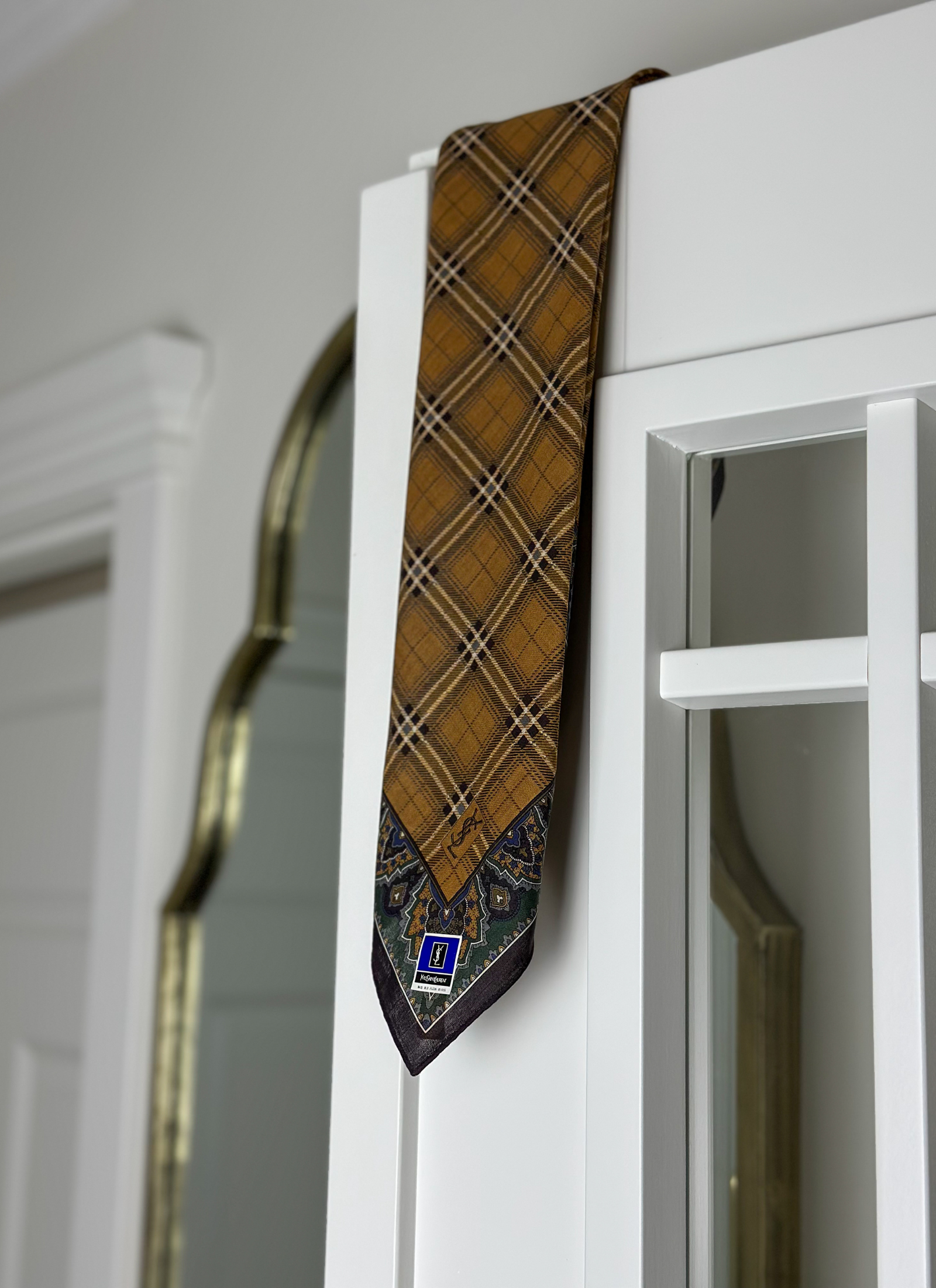 Yves Saint Laurent – Kraciasta gawroszka/chustka