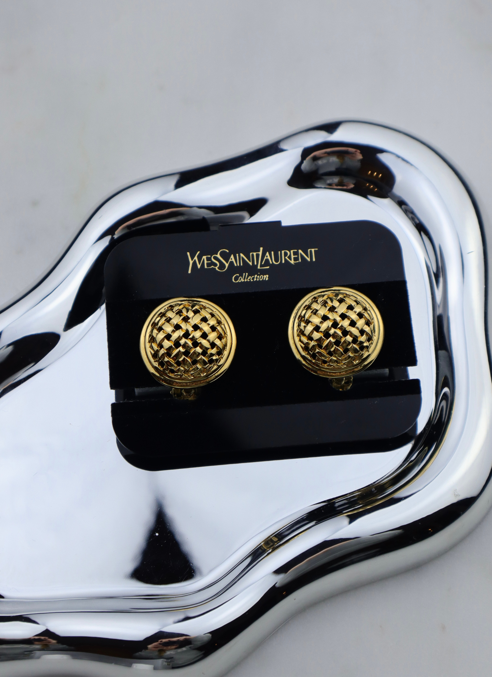 Yves Saint Laurent - 24k pozłacane plecione klipsy