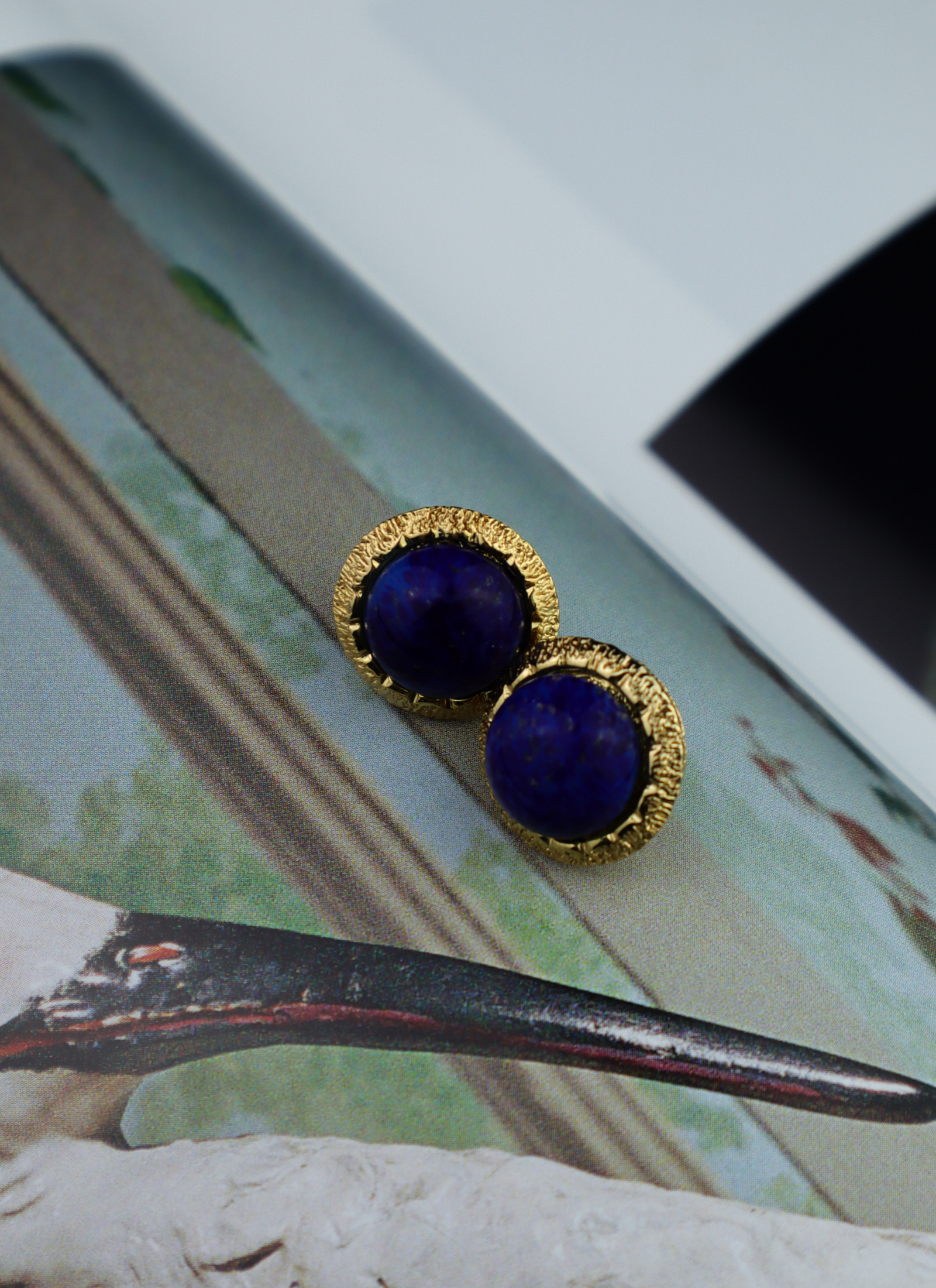 Christian Dior - kolczyki z kobaltowym kaboszonem "lapis lazuli"