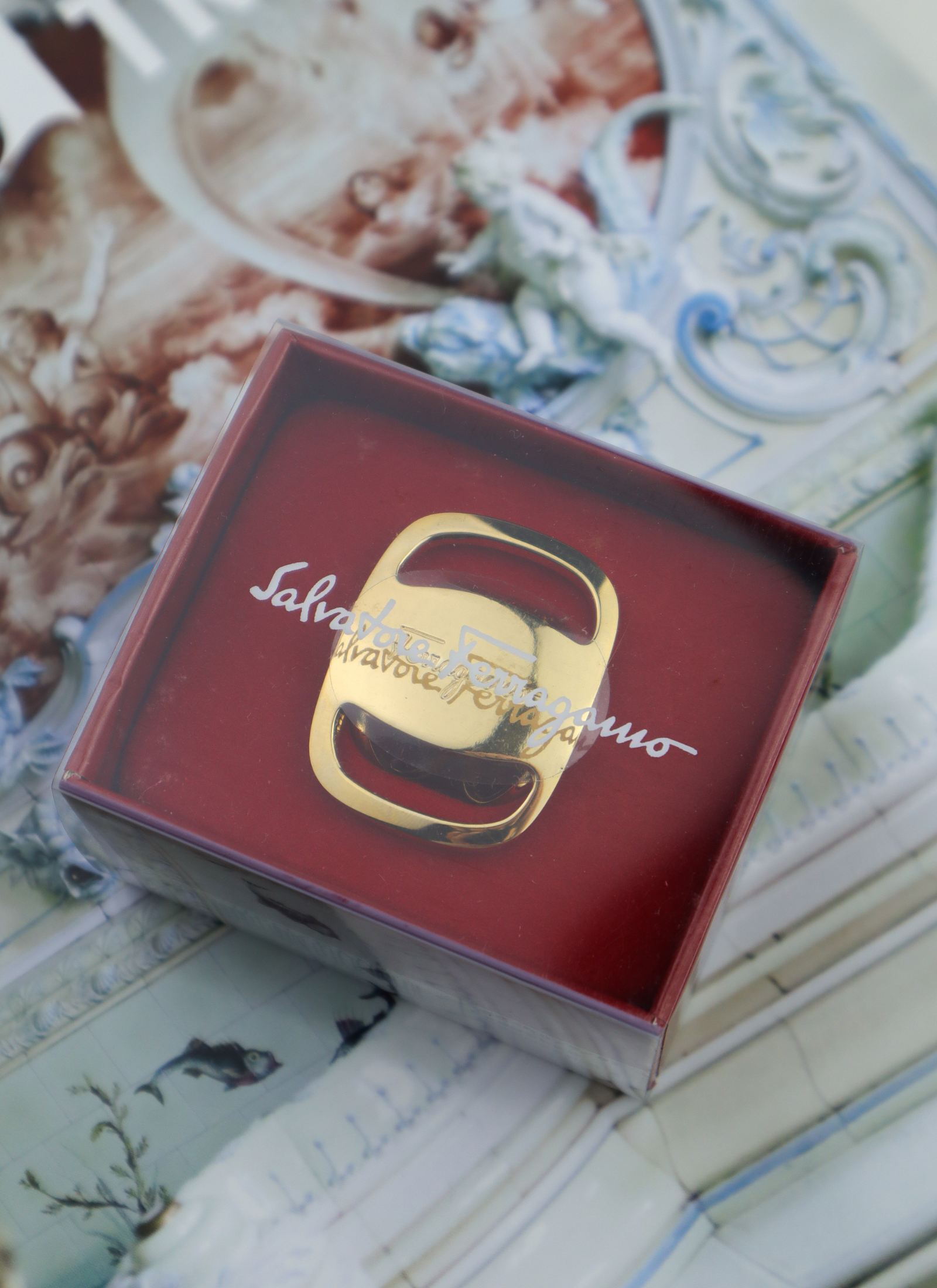 Salvatore Ferragamo - ring do apaszki (new old stock)