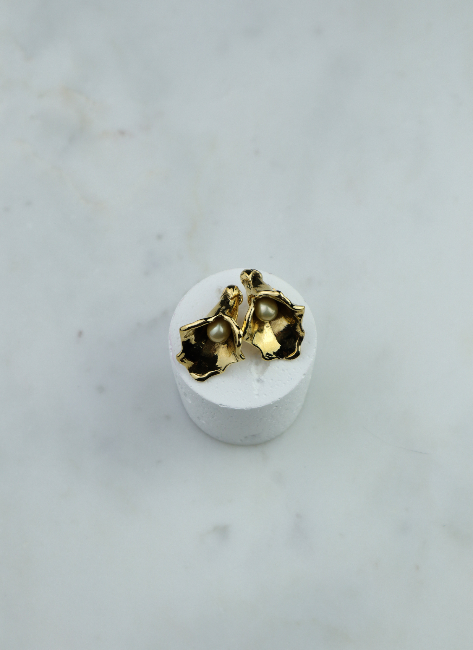 Yves Saint Laurent - klipsy Calla Lily z perłą vintage